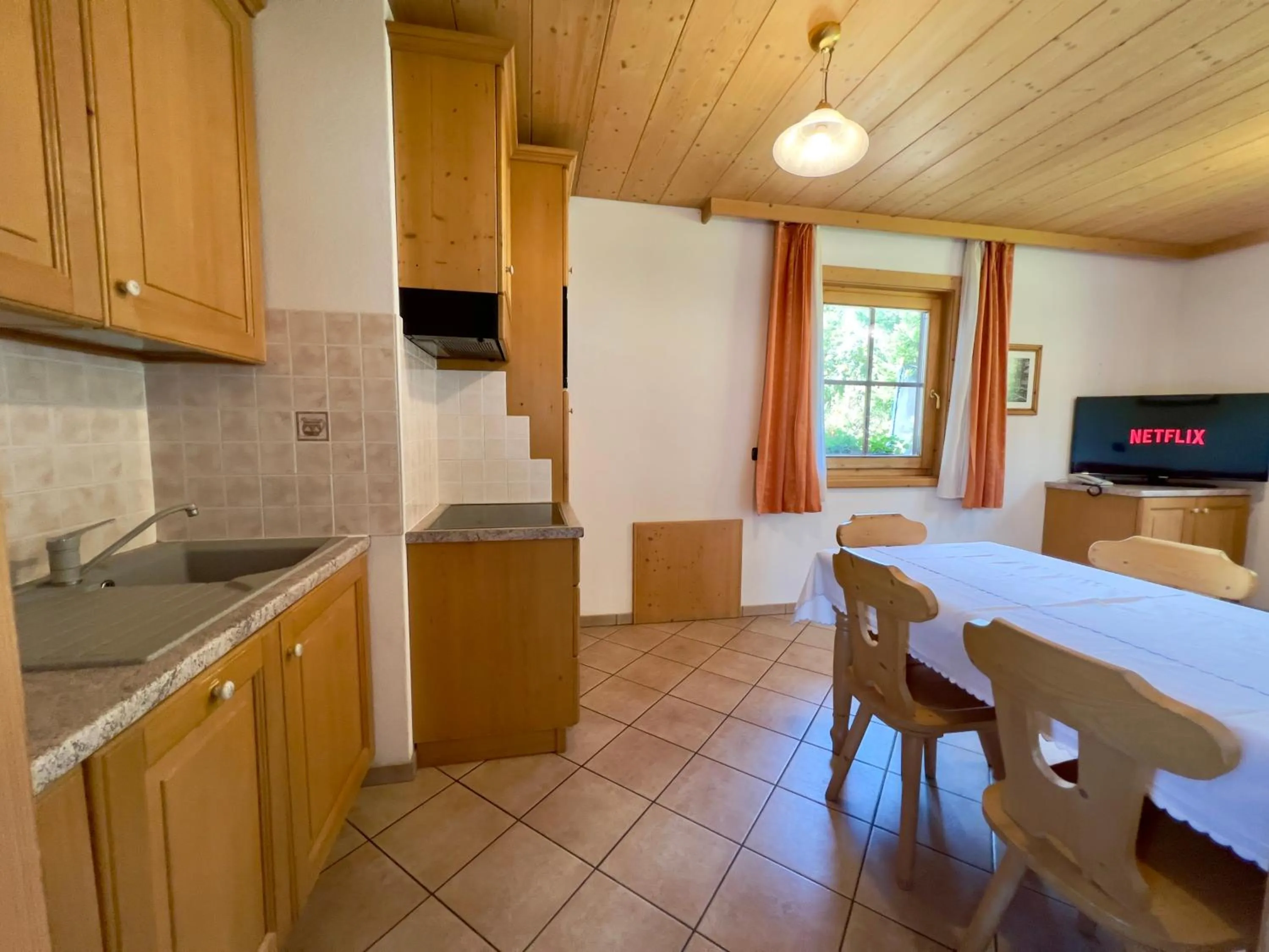 TV and multimedia in Bait Ables