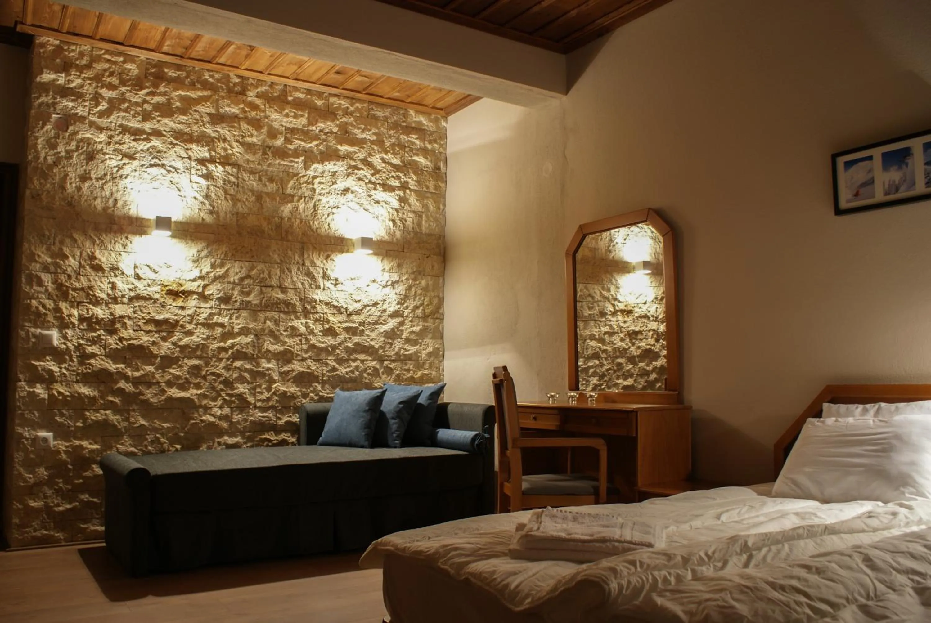 Photo of the whole room, Bed in Naoussa Mountain Resort