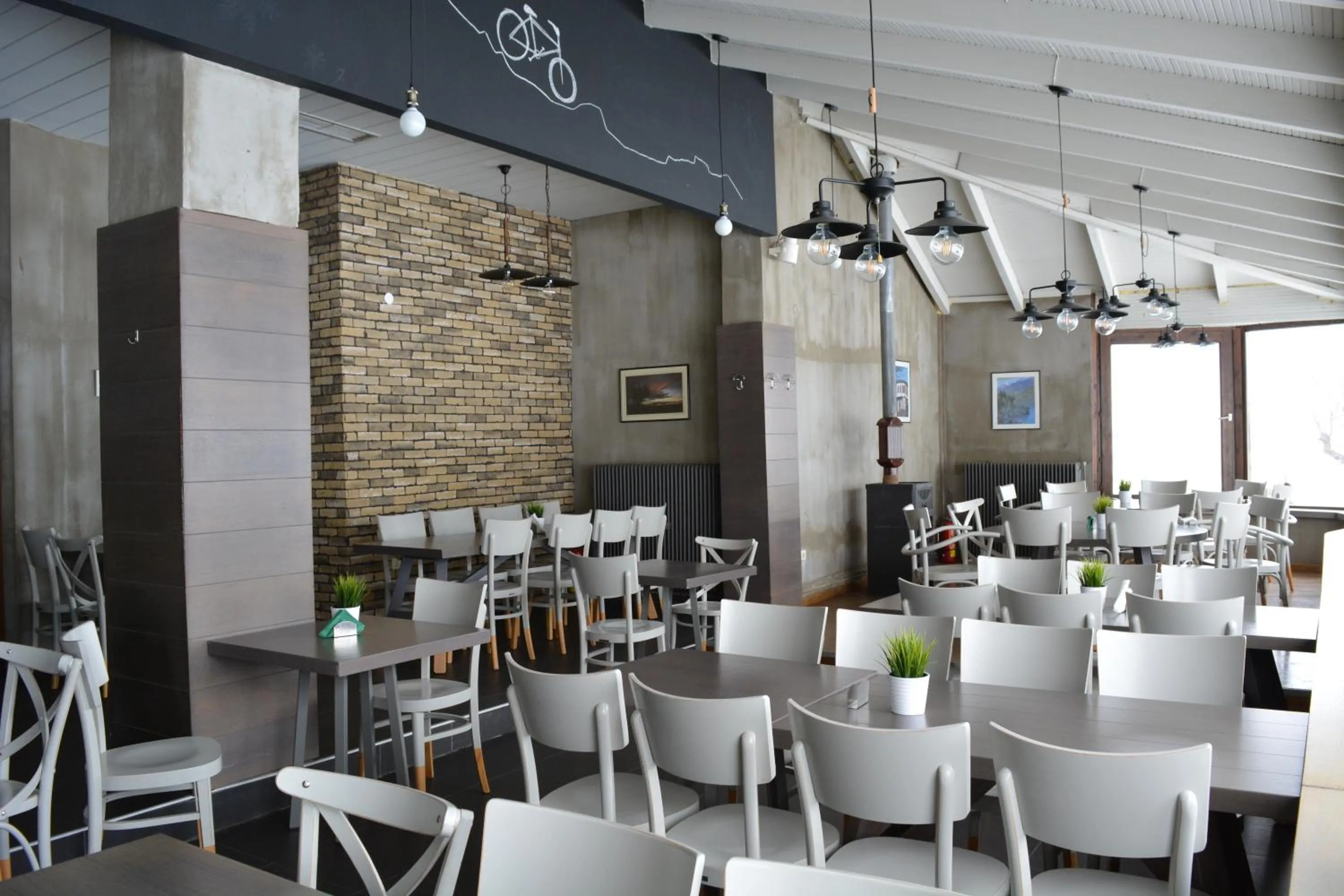 Restaurant/places to eat in Naoussa Mountain Resort