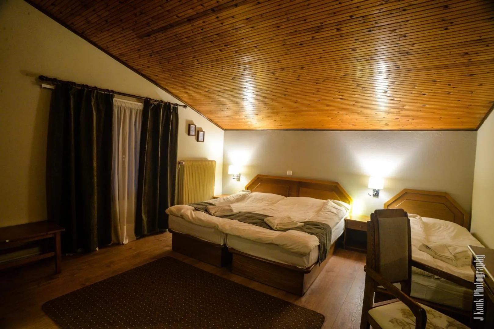 Photo of the whole room, Bed in Naoussa Mountain Resort