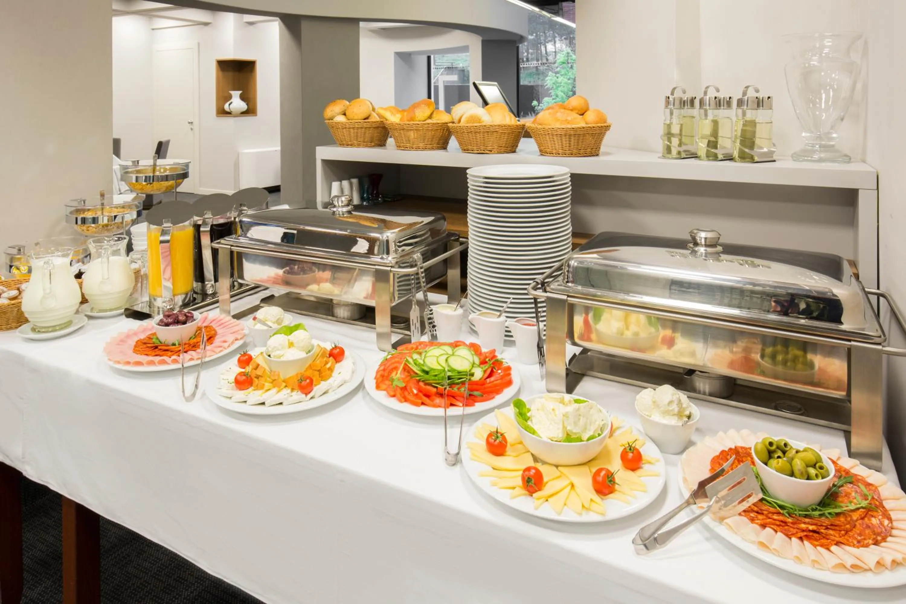 Buffet breakfast in Hotel Orasac Garni