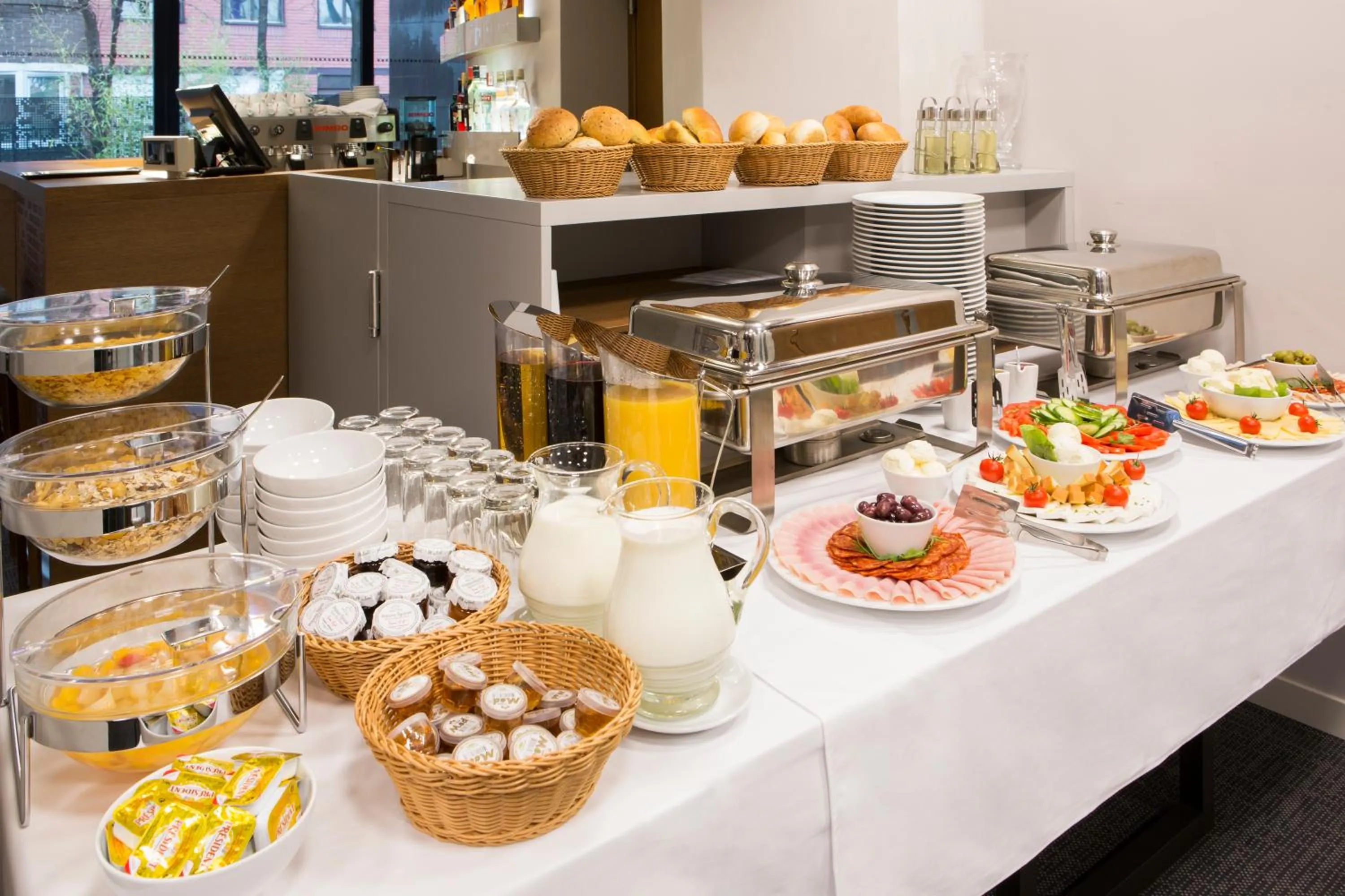 Buffet breakfast in Hotel Orasac Garni