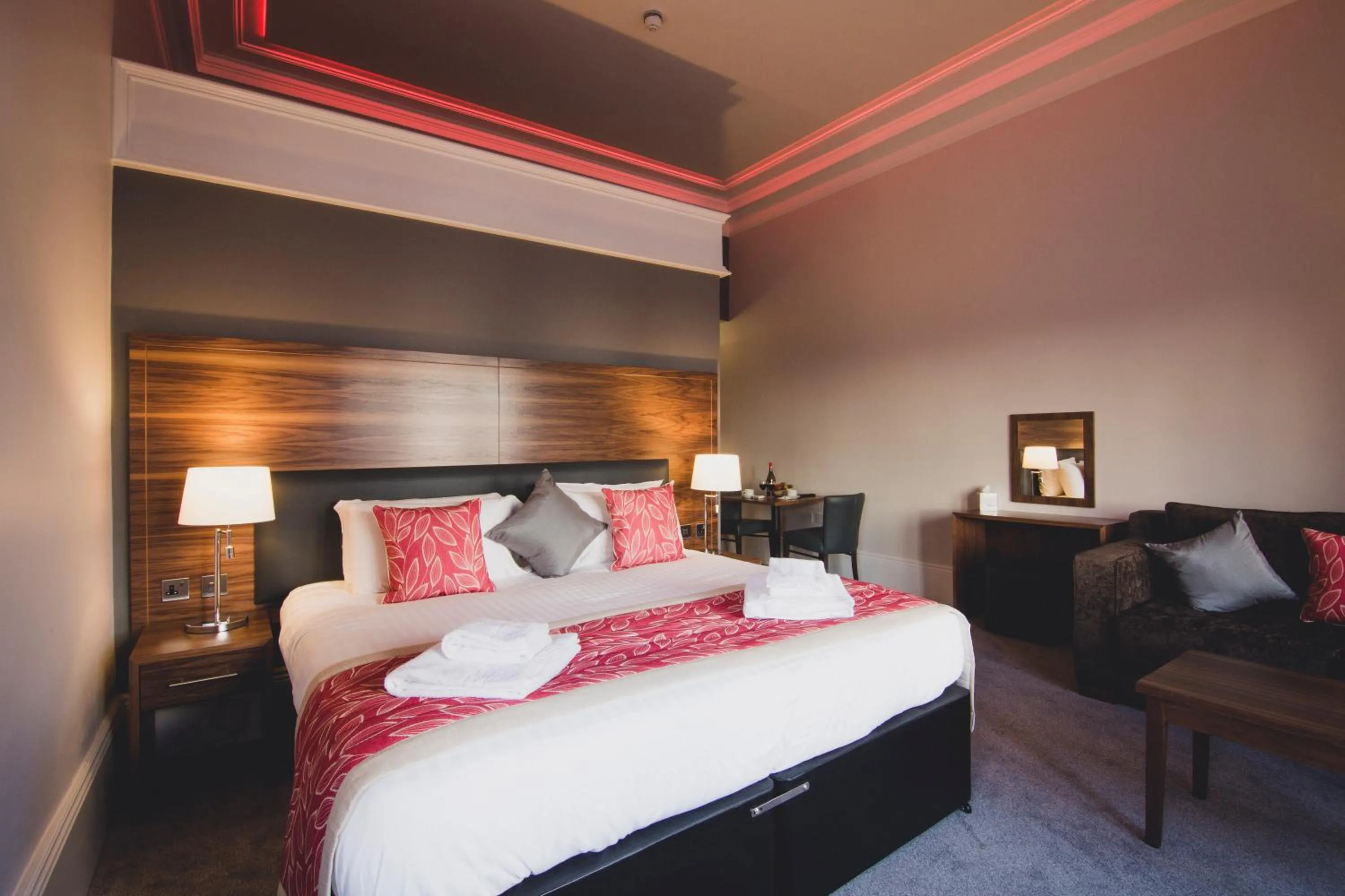 Bedroom, Bed in Court Residence Aparthotel