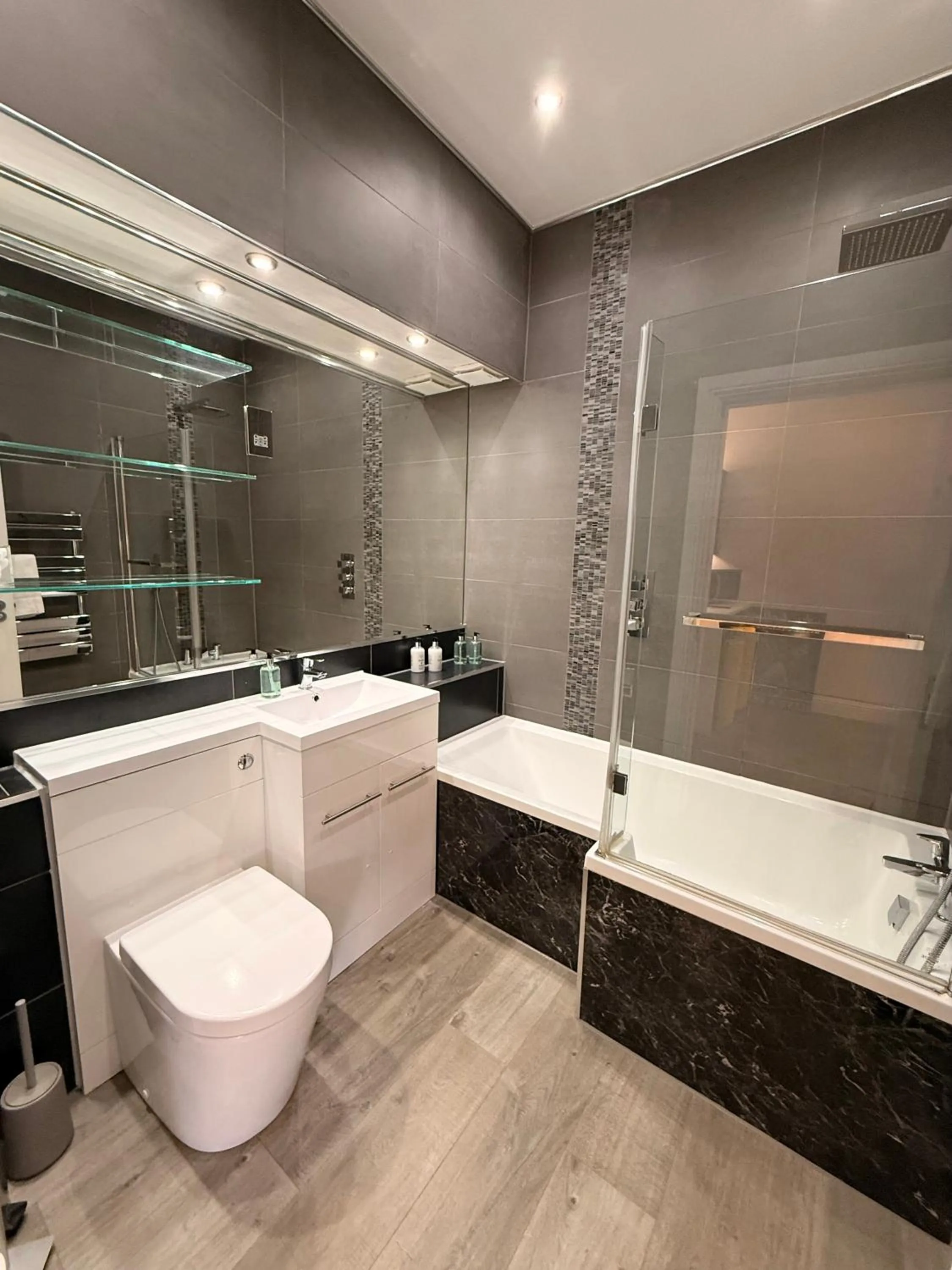 Court Residence Aparthotel