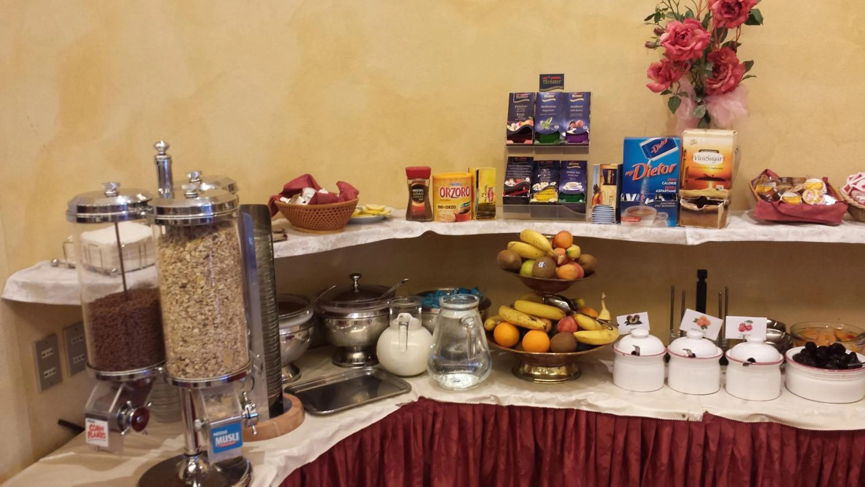 Food and drinks in Hotel Rosa Maria Elite