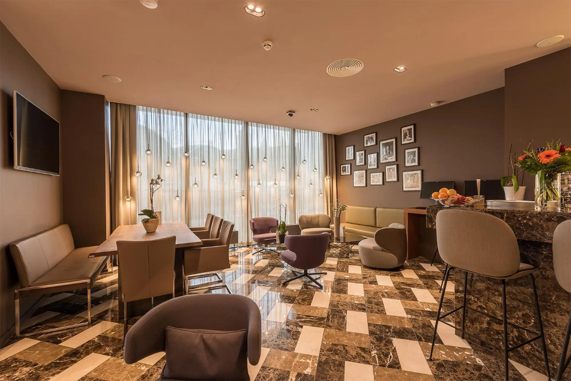 Decorative detail in The Frankfurt