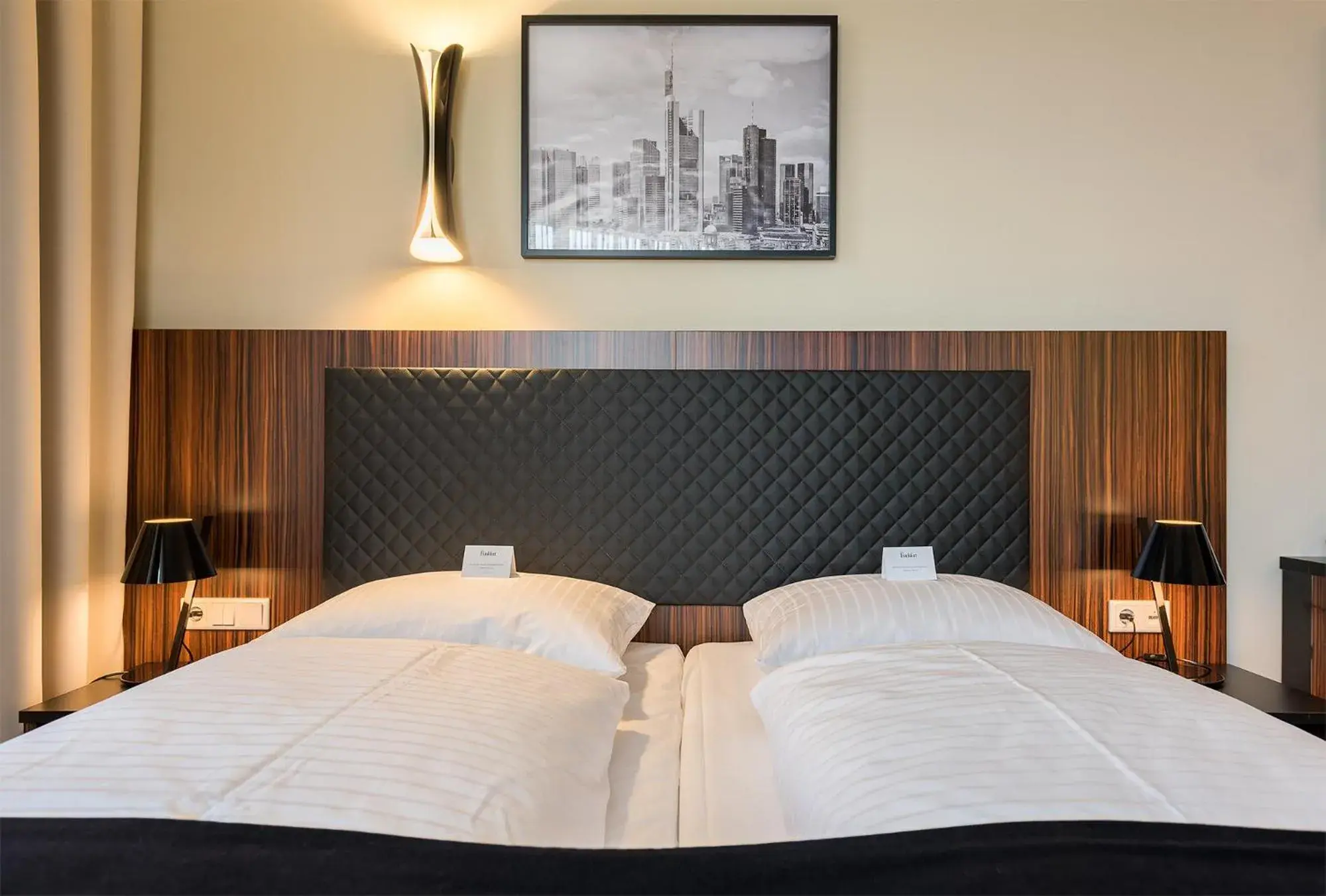 Bedroom, Bed in The Frankfurt Bedroom, Bed in The Frankfurt