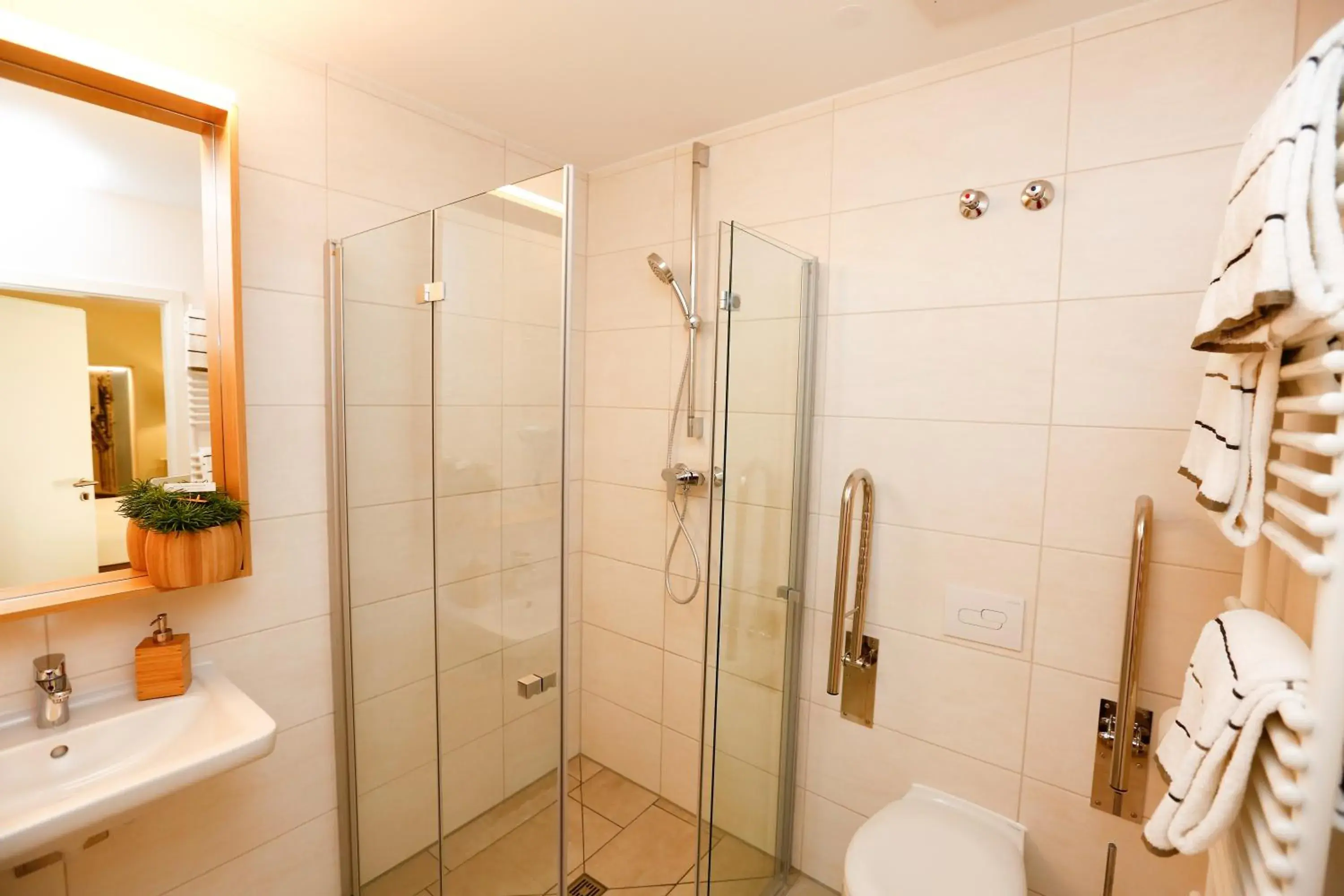 Photo of the whole room in Hotel am Peterstor Photo of the whole room in Hotel am Peterstor