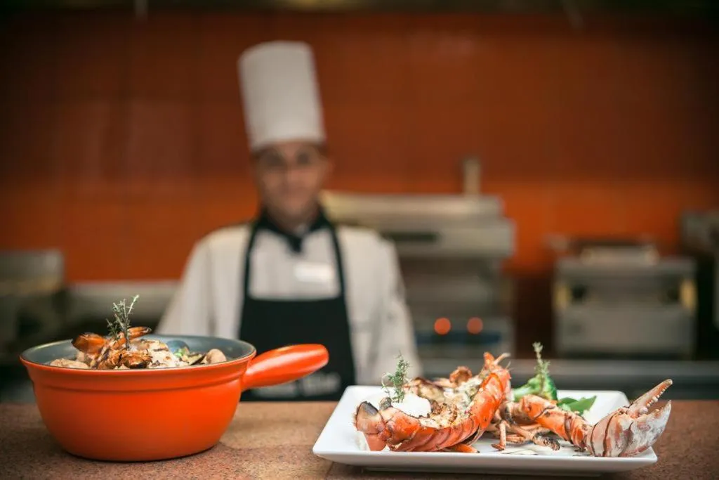 Restaurant/places to eat in Hor Moheb Hotel