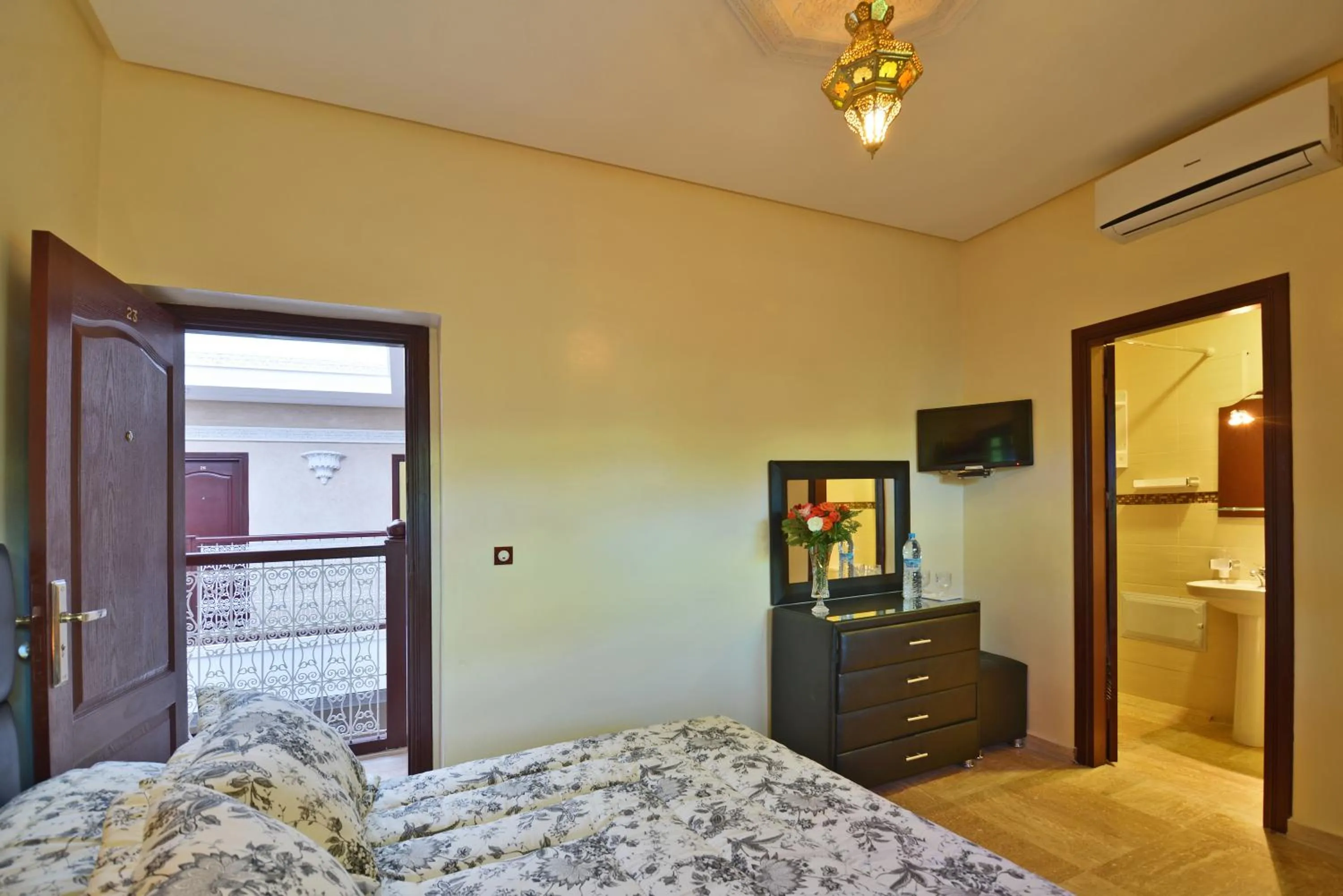 Bed in Hôtel BLUE SKY