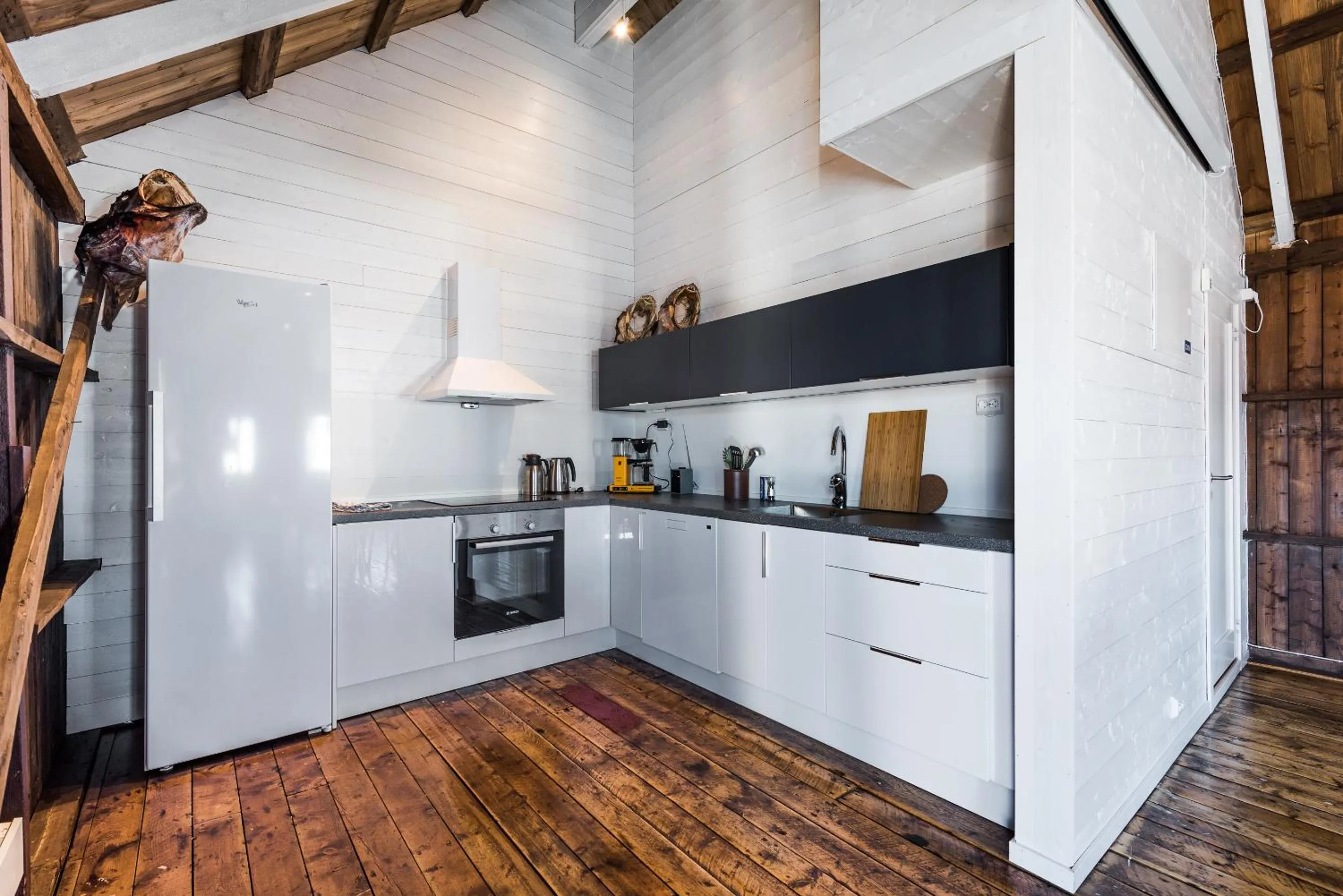 Kitchen or kitchenette in Hattvika Lodge