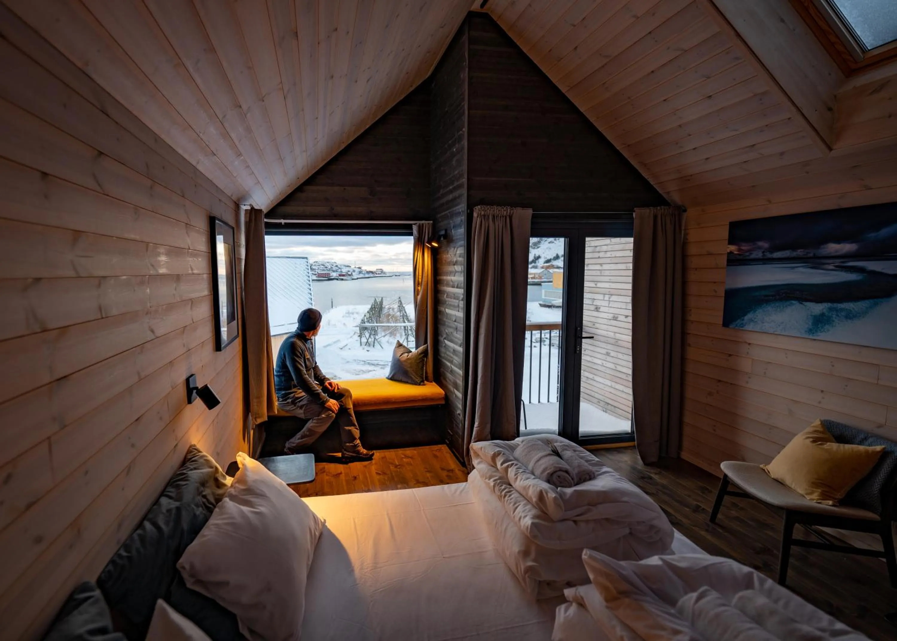 Living room, Bed in Hattvika Lodge