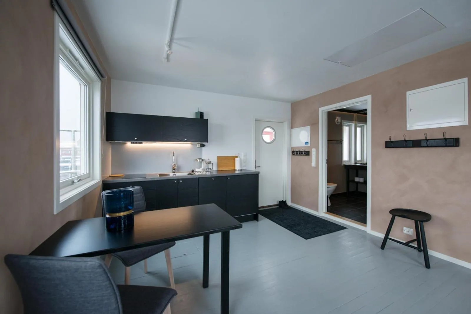 Kitchen or kitchenette in Hattvika Lodge