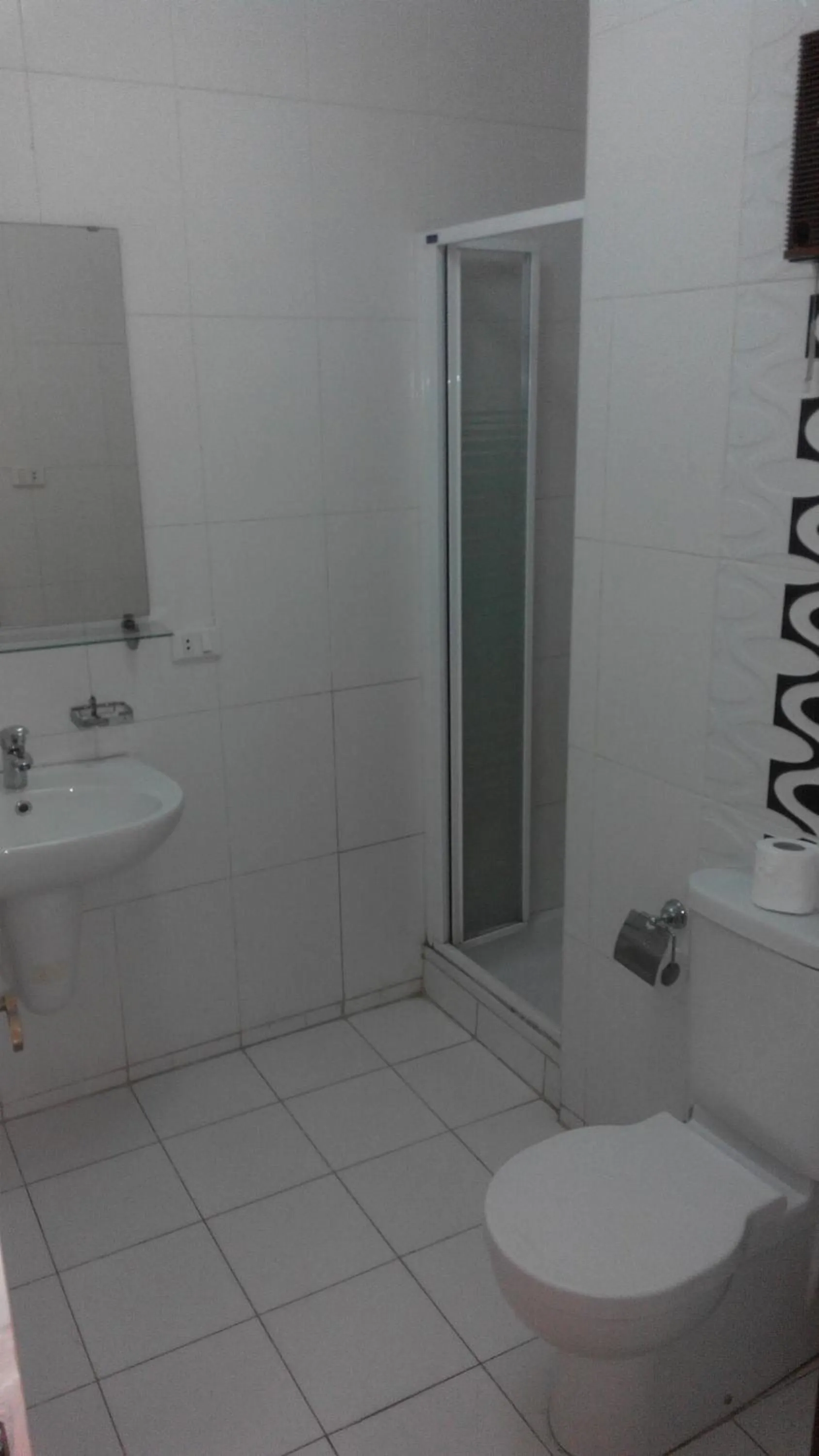 Shower in King Hotel Cairo