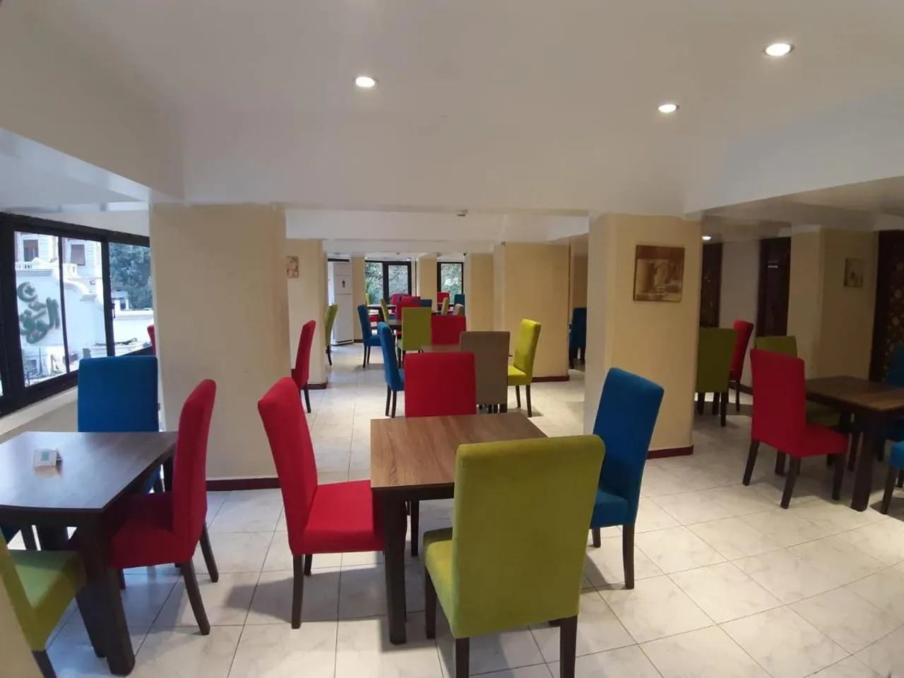 Restaurant/places to eat in King Hotel Cairo