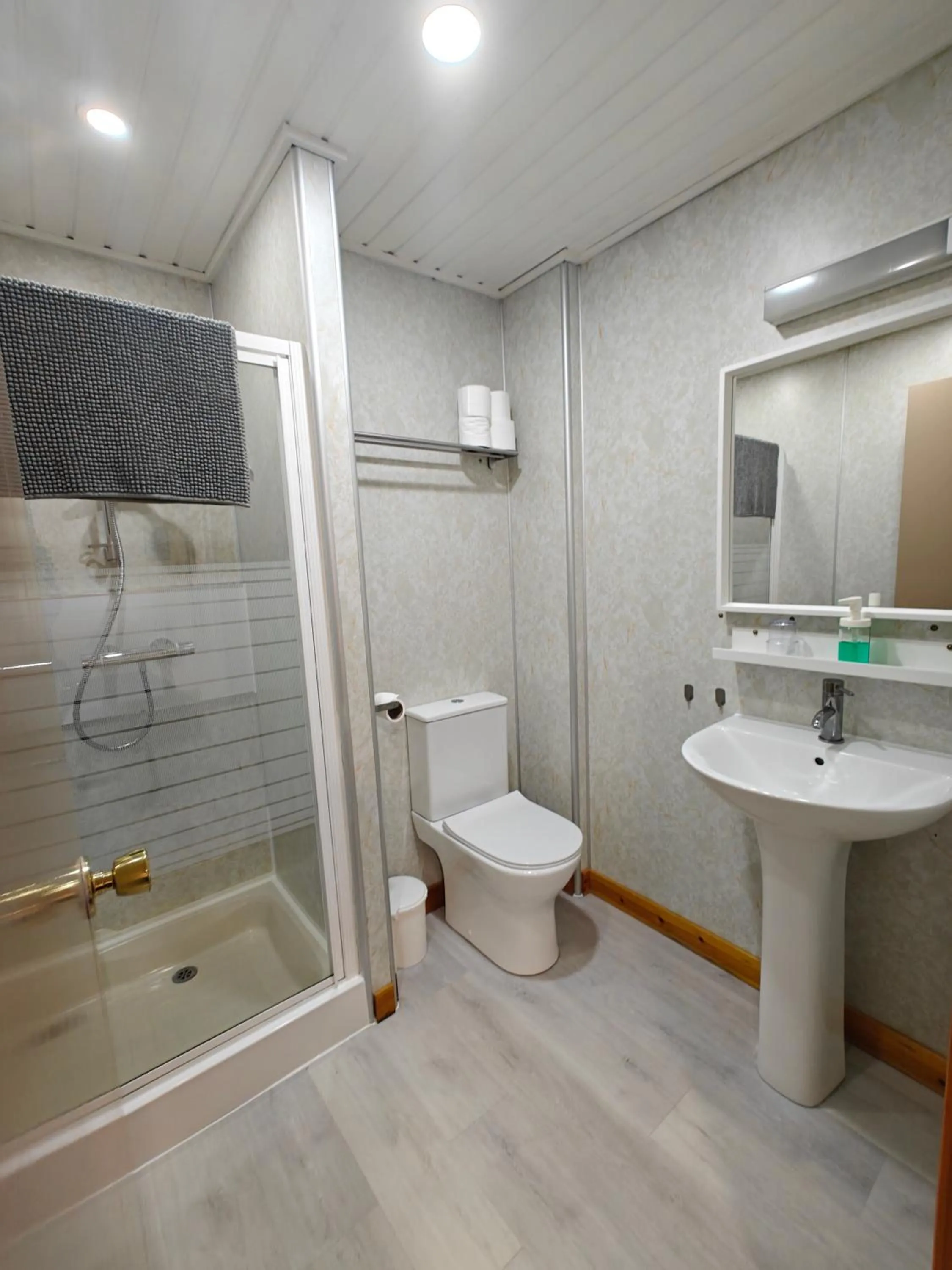 Bathroom in The Jays Guest House