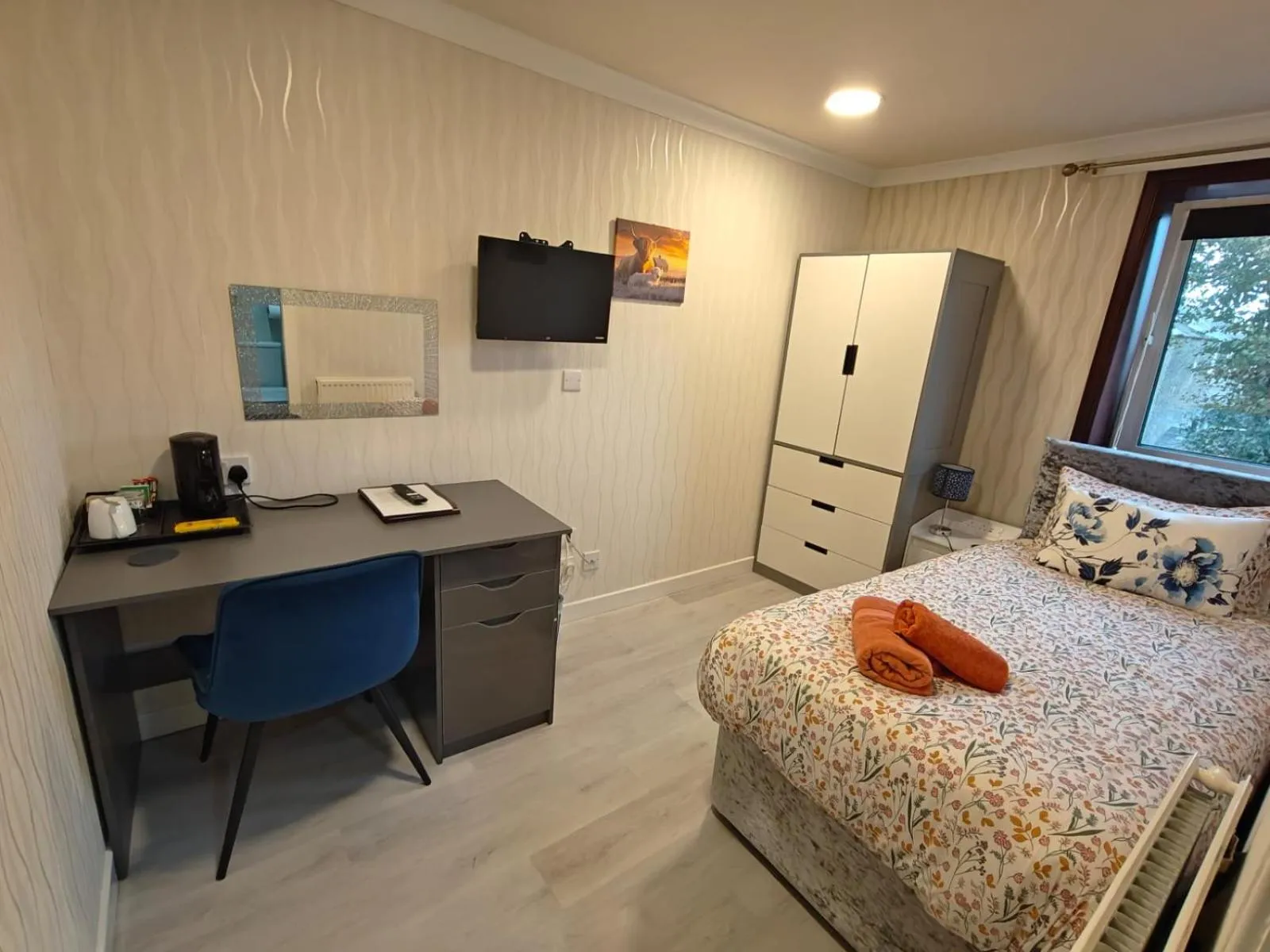 Bed in The Jays Guest House