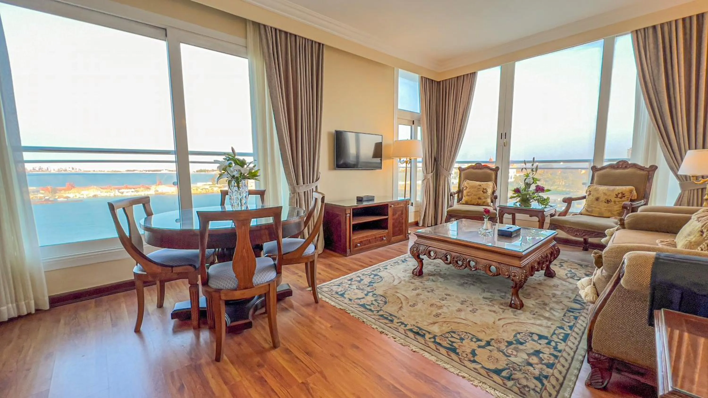 Living room in Helnan Royal Palestine Hotel - Montazah Gardens