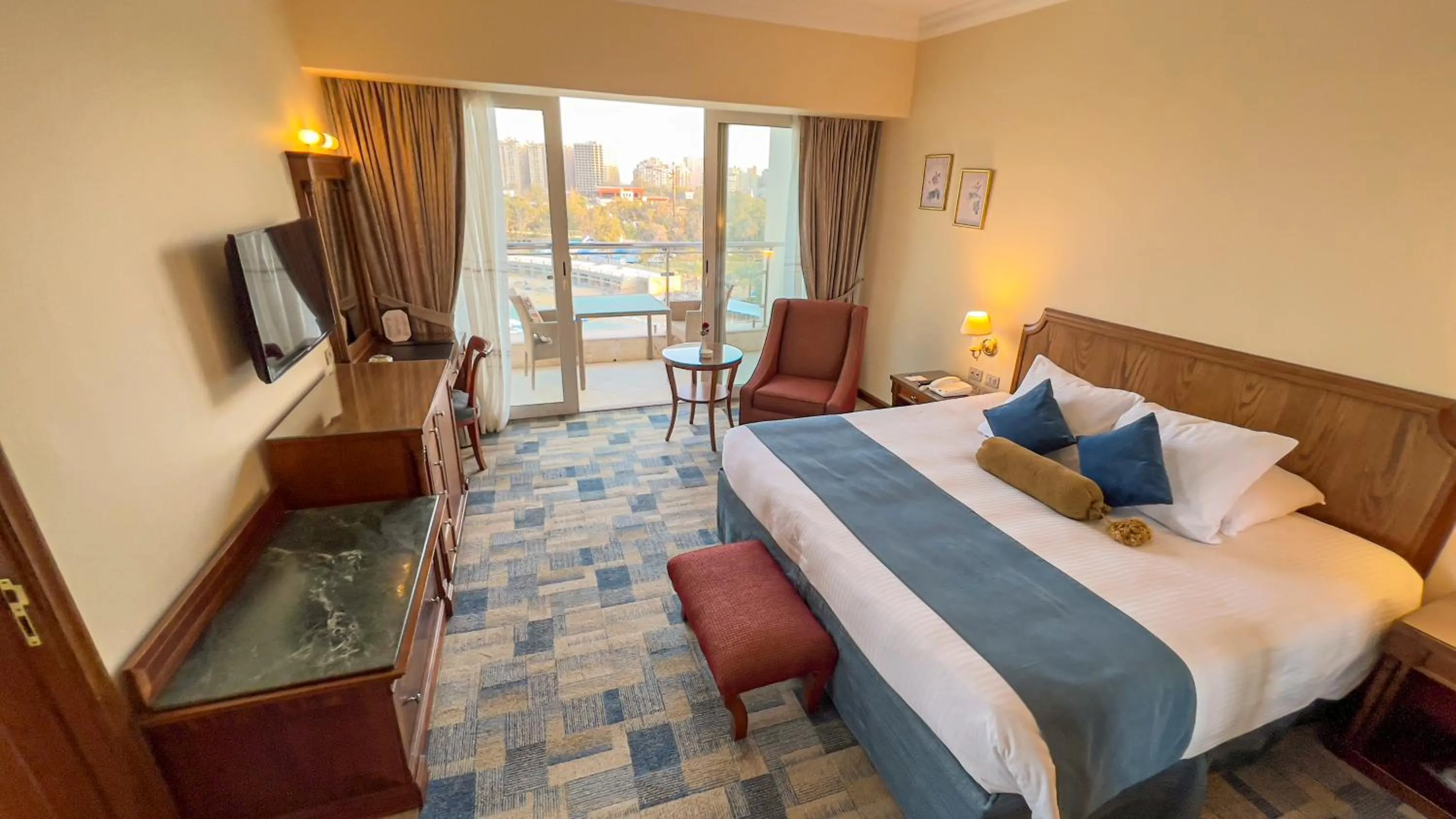 Bed in Helnan Royal Palestine Hotel - Montazah Gardens