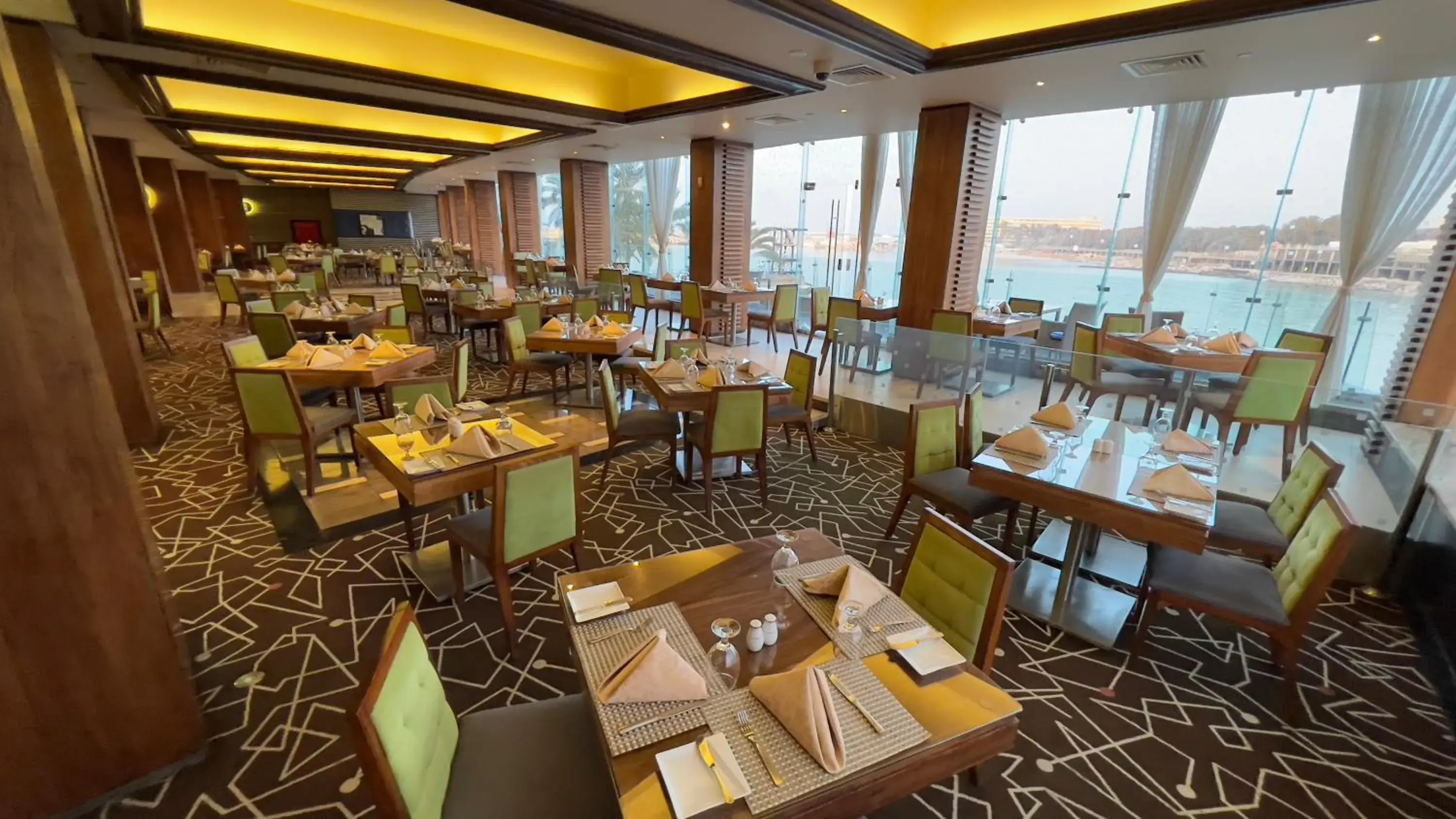 Restaurant/places to eat in Helnan Royal Palestine Hotel - Montazah Gardens Restaurant/places to eat in Helnan Royal Palestine Hotel - Montazah Gardens