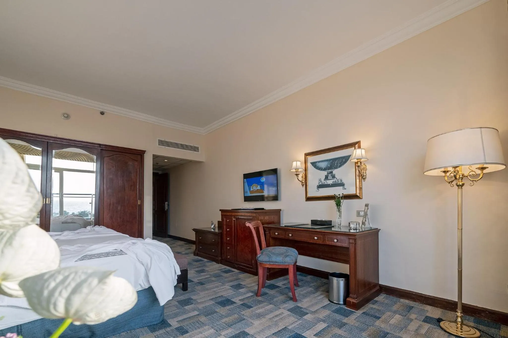 Photo of the whole room, Bed in Helnan Royal Palestine Hotel - Montazah Gardens