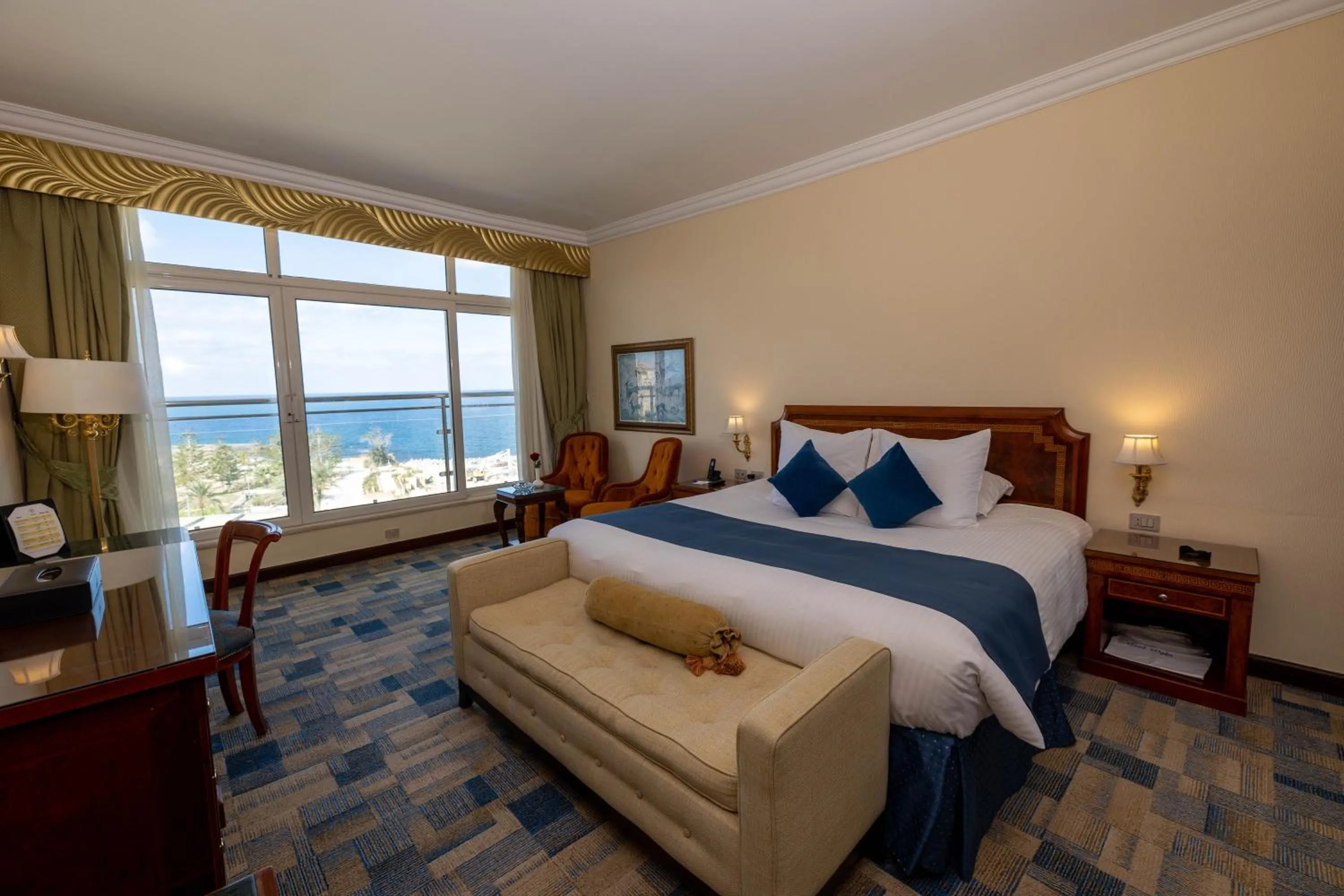 Bedroom, Bed in Helnan Royal Palestine Hotel - Montazah Gardens