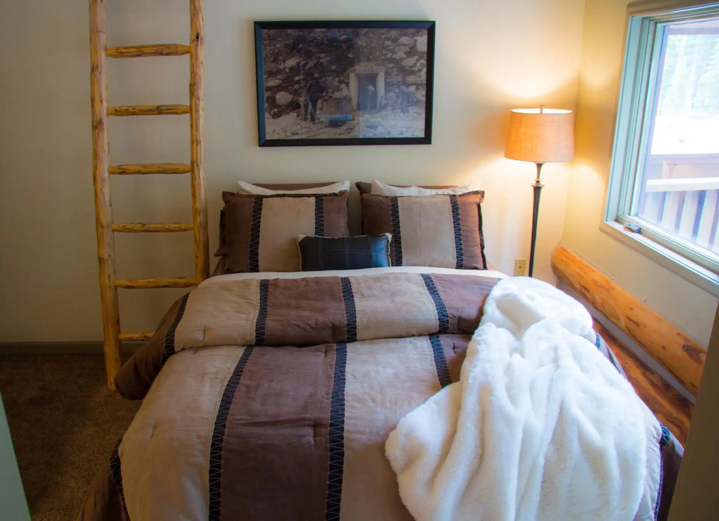 Bed in The Silver Lake Lodge - Adults Only Bed in The Silver Lake Lodge - Adults Only