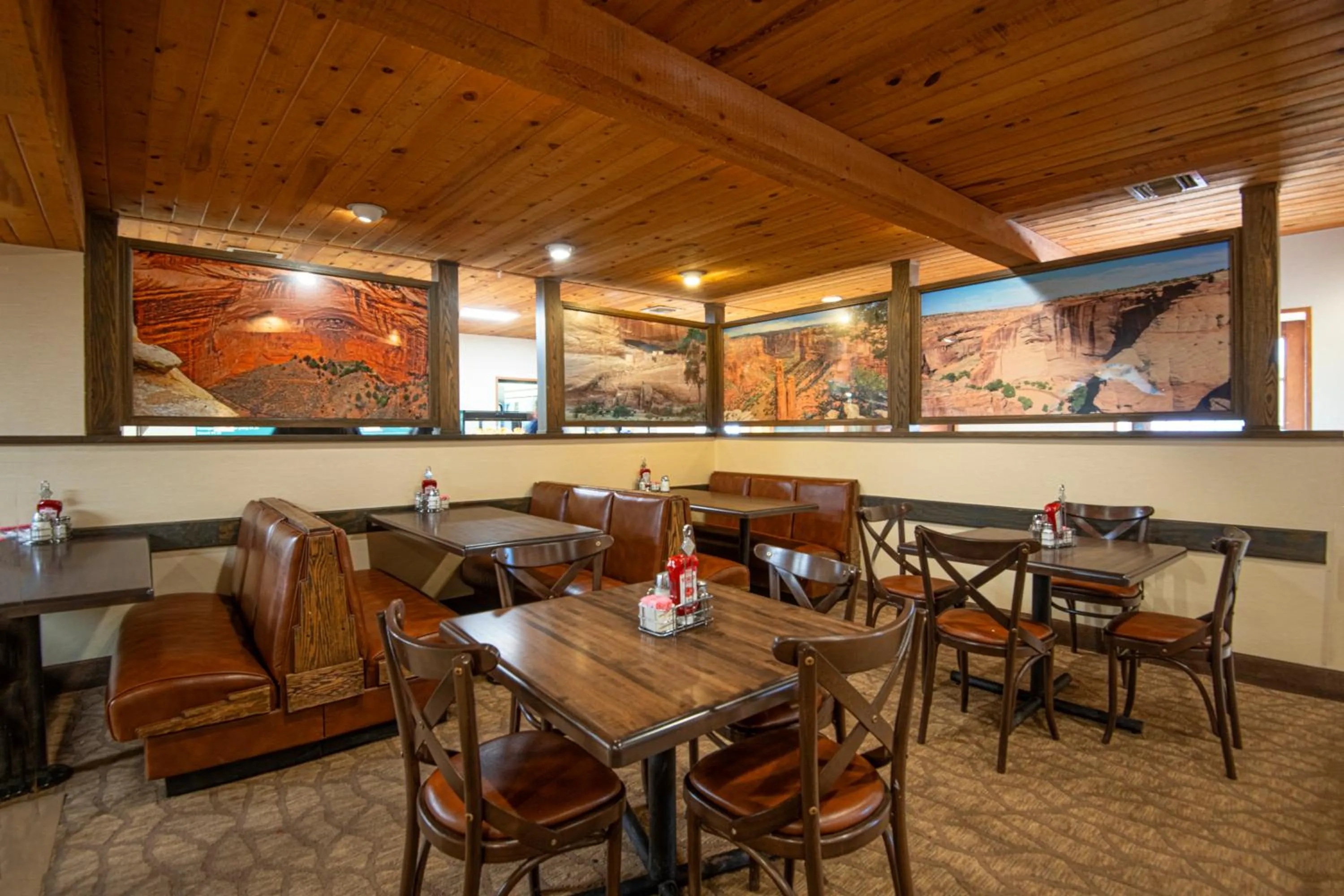 Restaurant/places to eat in Thunderbird Lodge