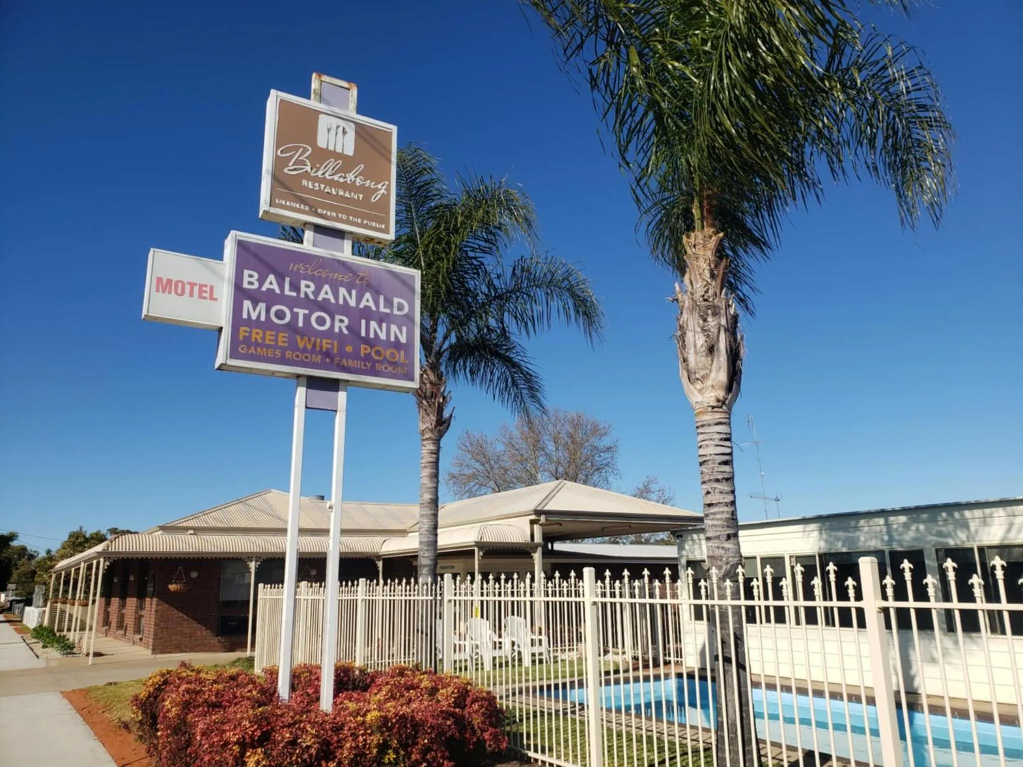 Property building in Balranald Motor Inn