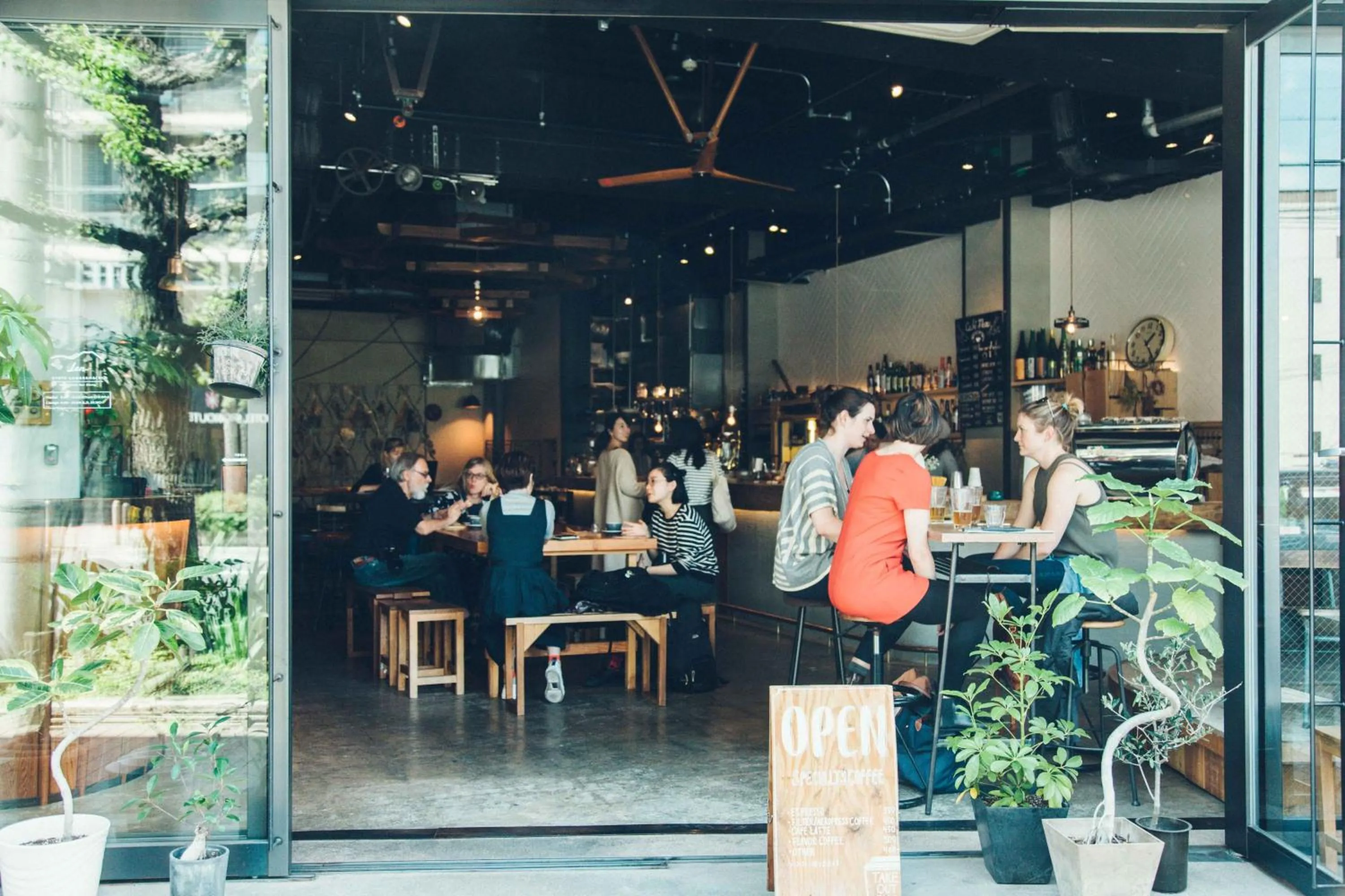 Lounge or bar in Len Kyoto Kawaramachi