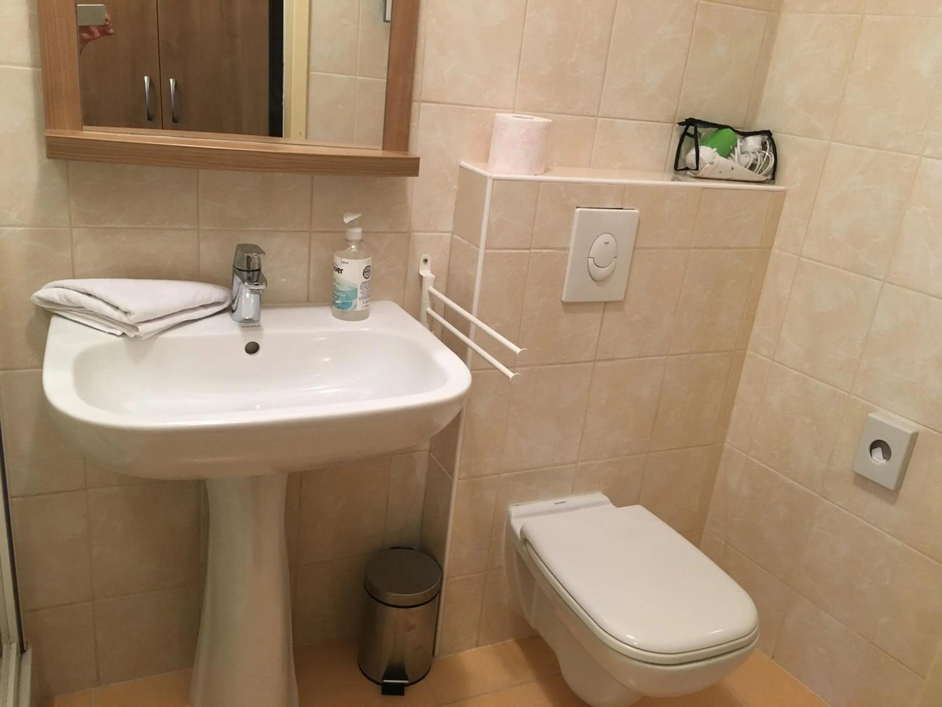 Shower in Jasmin Privatzimmer