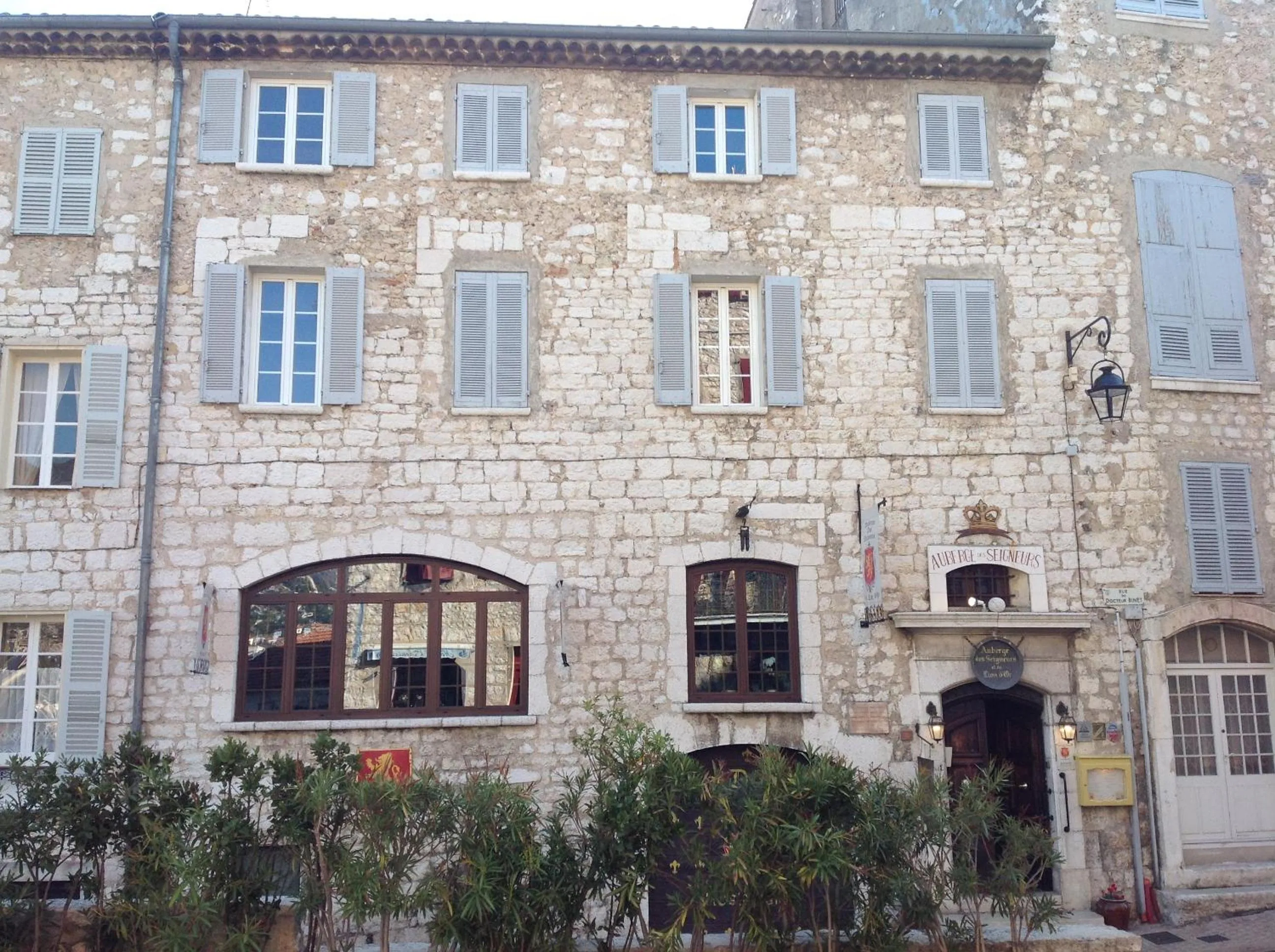 Property building in Auberge des Seigneurs