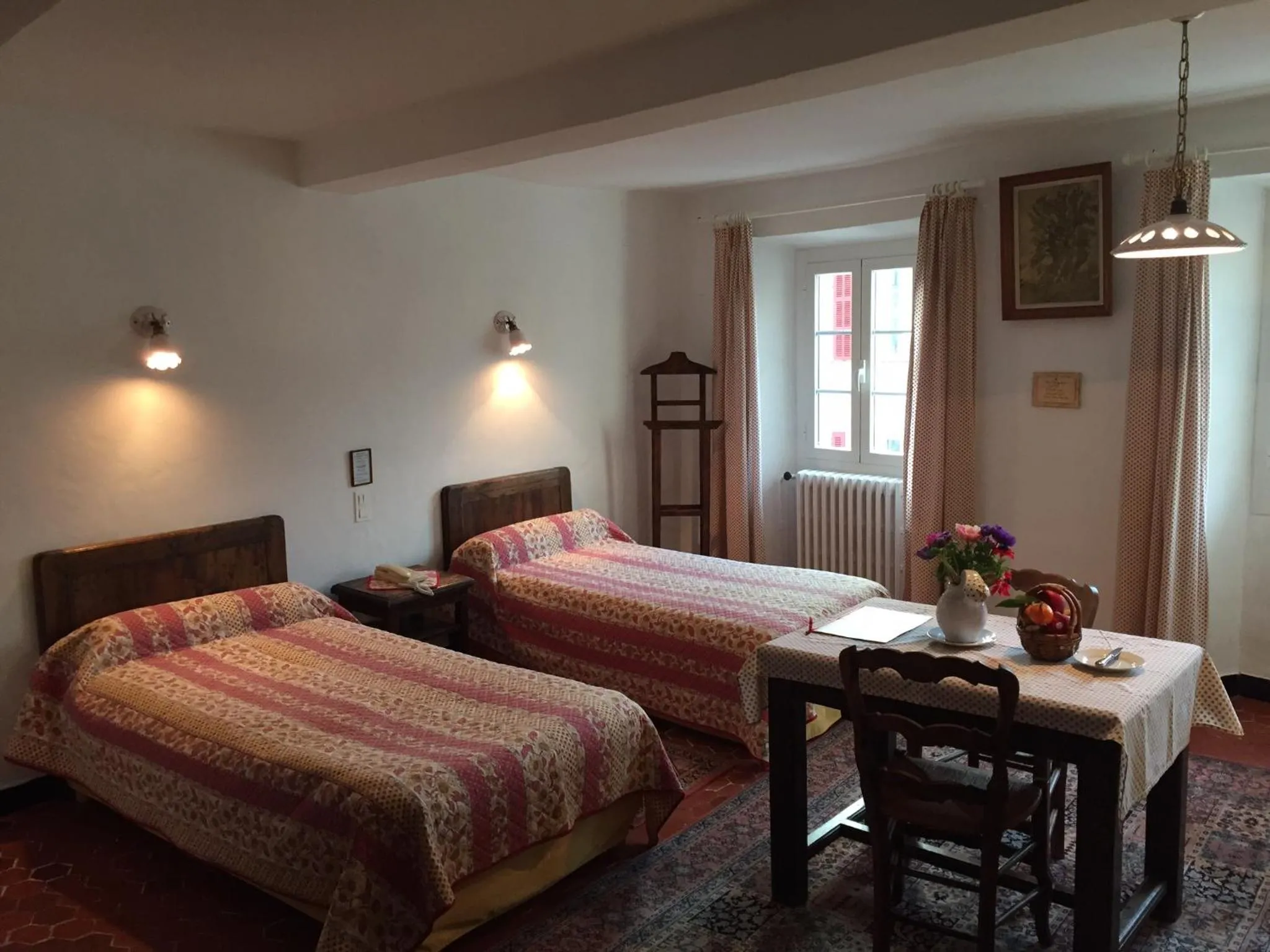 Day, Bed in Auberge des Seigneurs