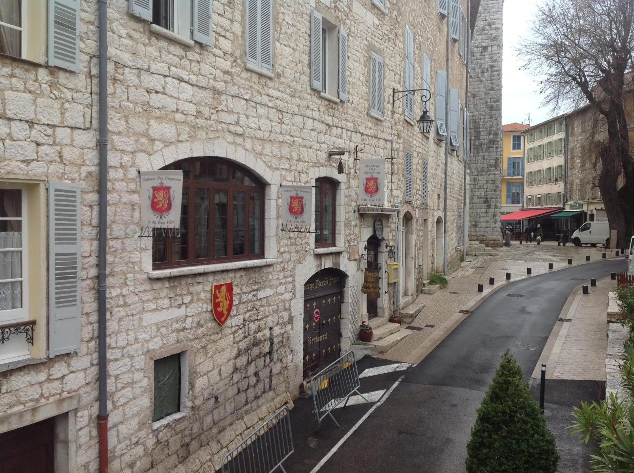 Property building in Auberge des Seigneurs