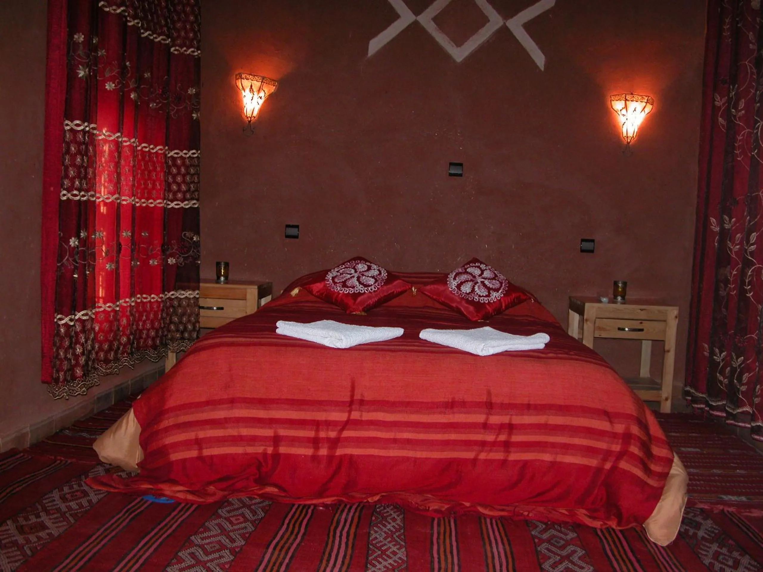 Photo of the whole room, Bed in Kasbah Petit Nomade