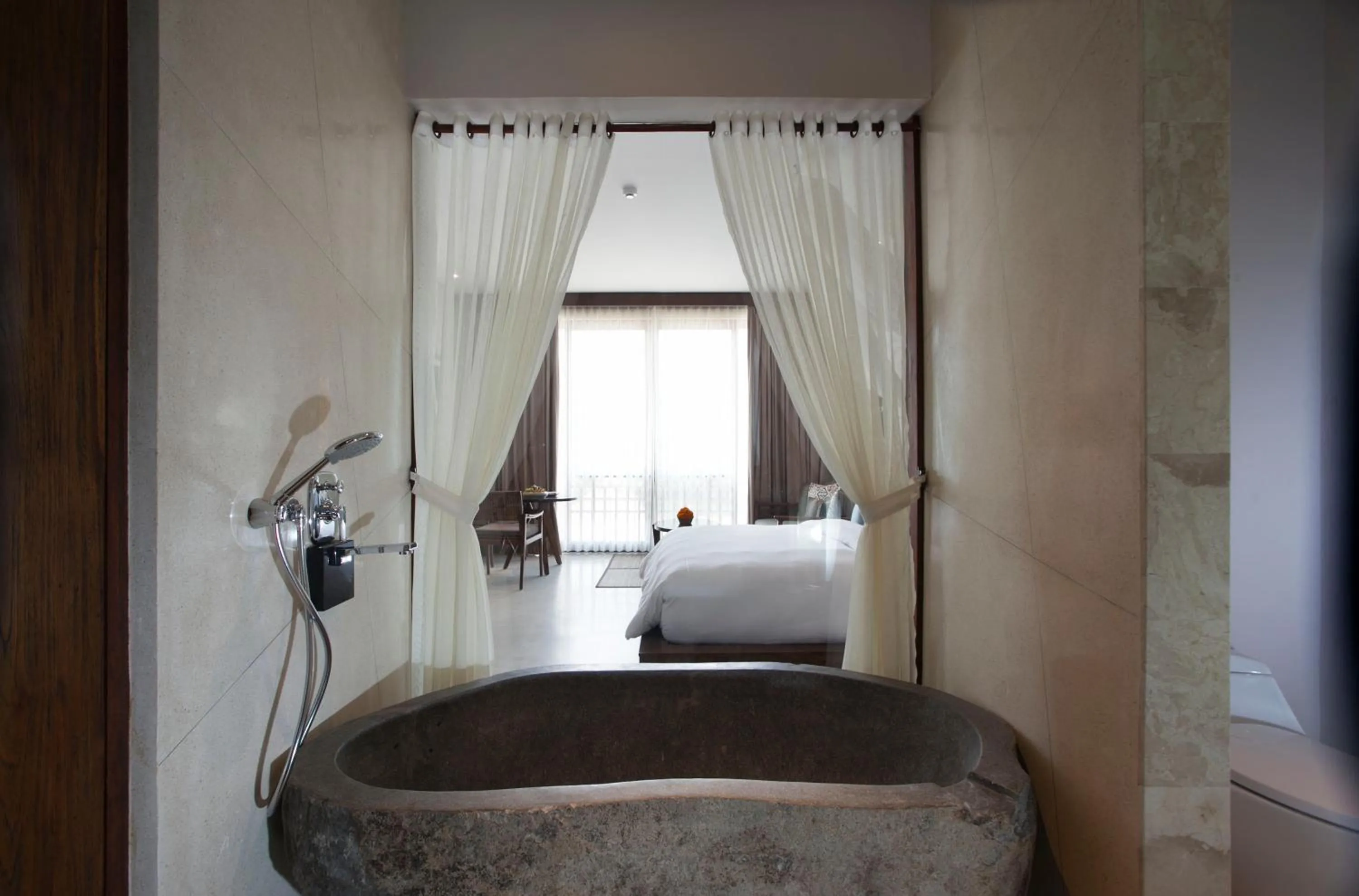 Hot Tub, Bed in Tejaprana Resort & Spa