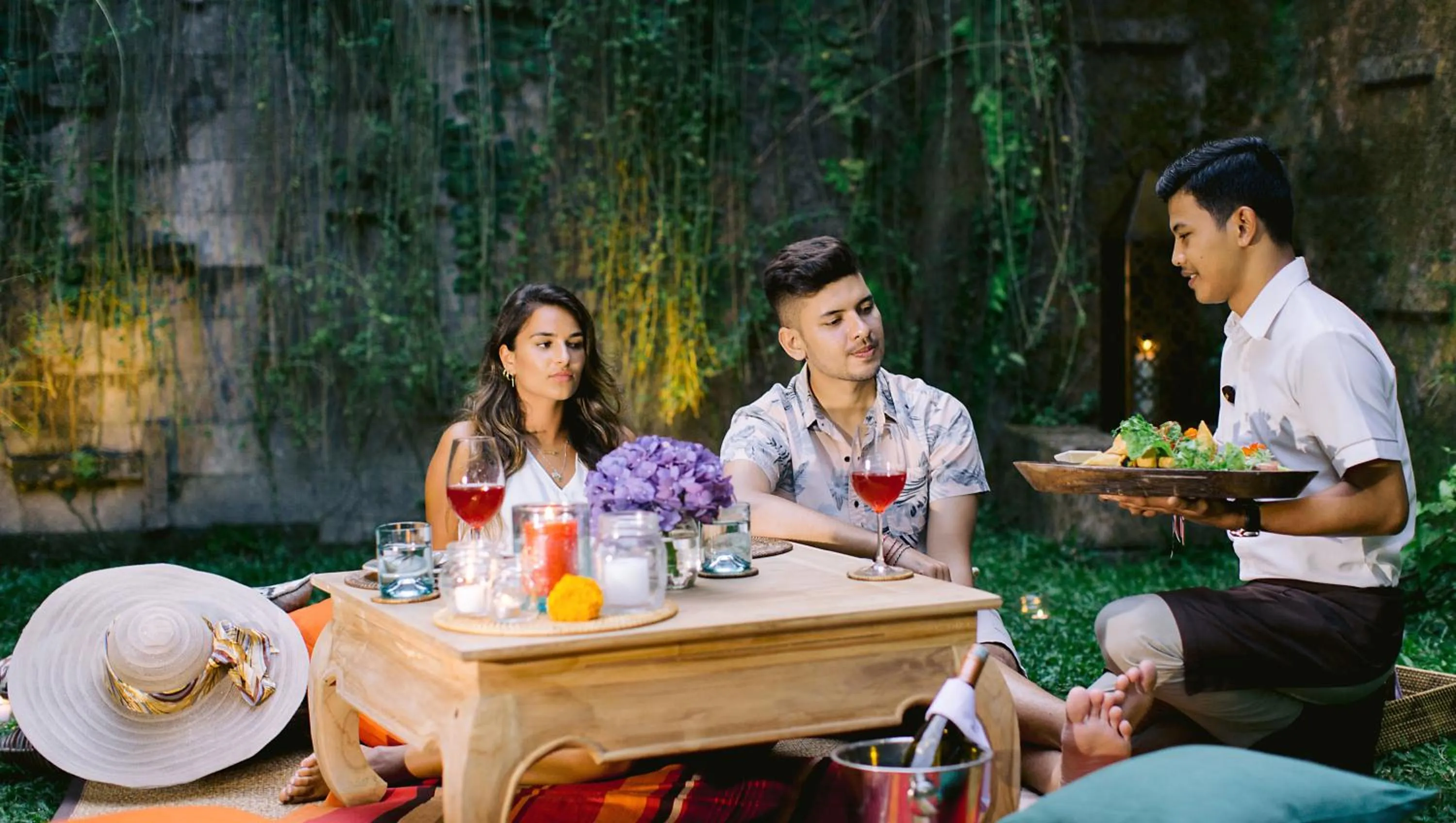 Restaurant/places to eat in Tejaprana Resort & Spa