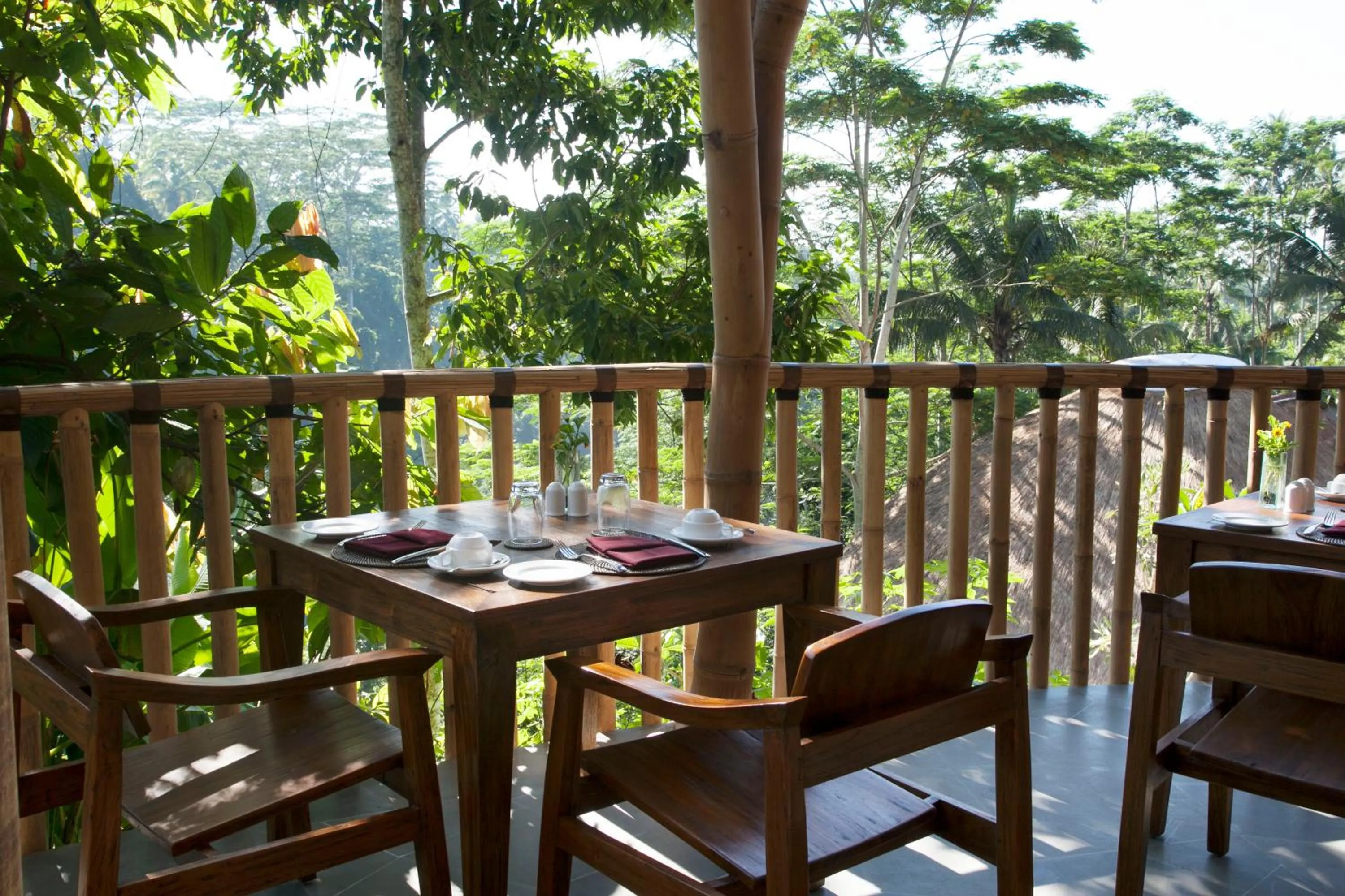 Restaurant/places to eat in Tejaprana Resort & Spa