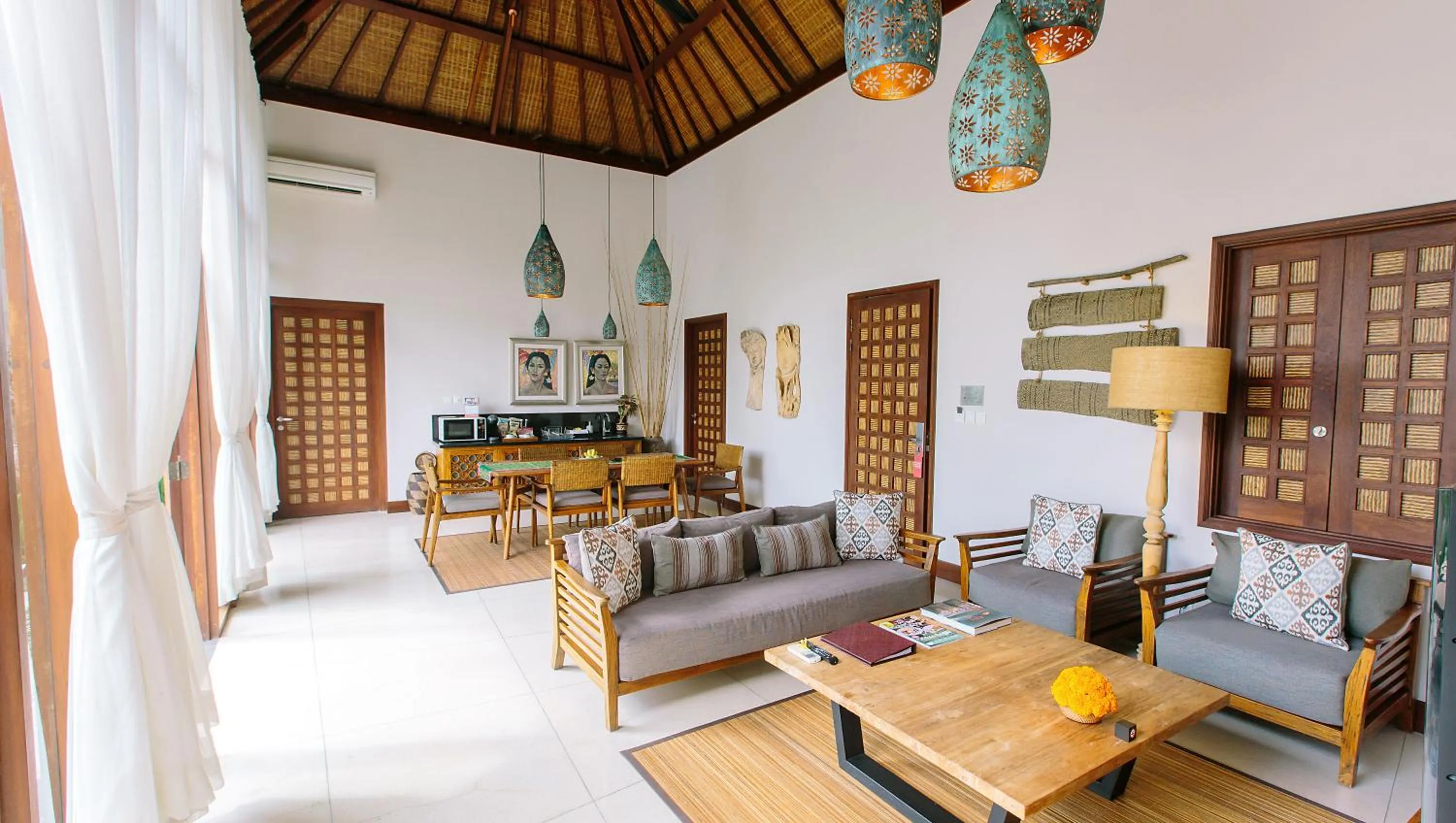 Coffee/tea facilities in Tejaprana Resort & Spa