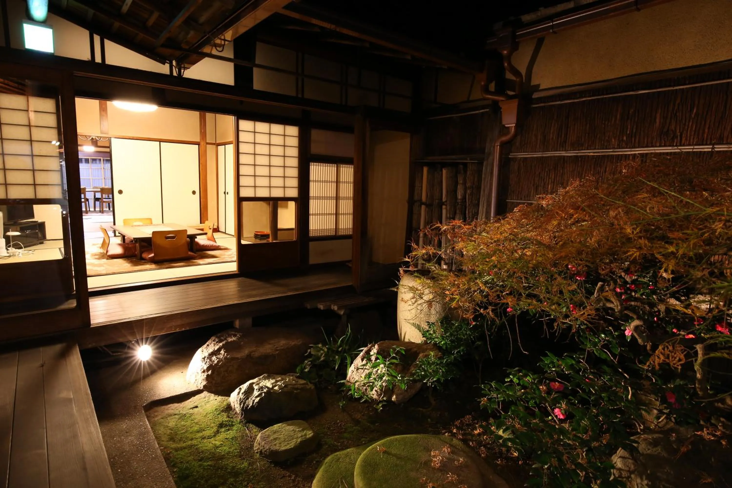 Garden in Show-an Machiya Inn