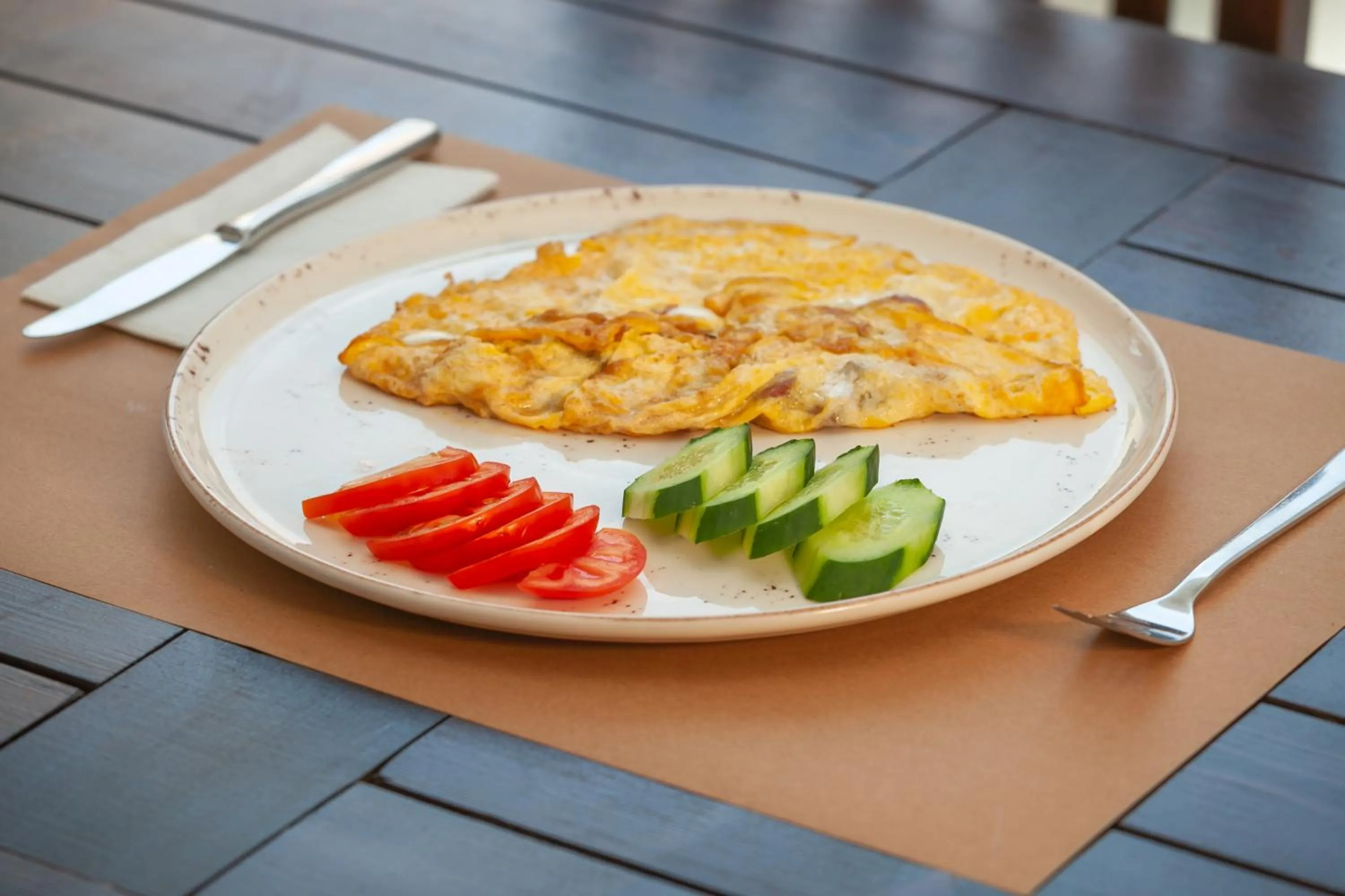 Restaurant/places to eat in Golden Orange Hotel