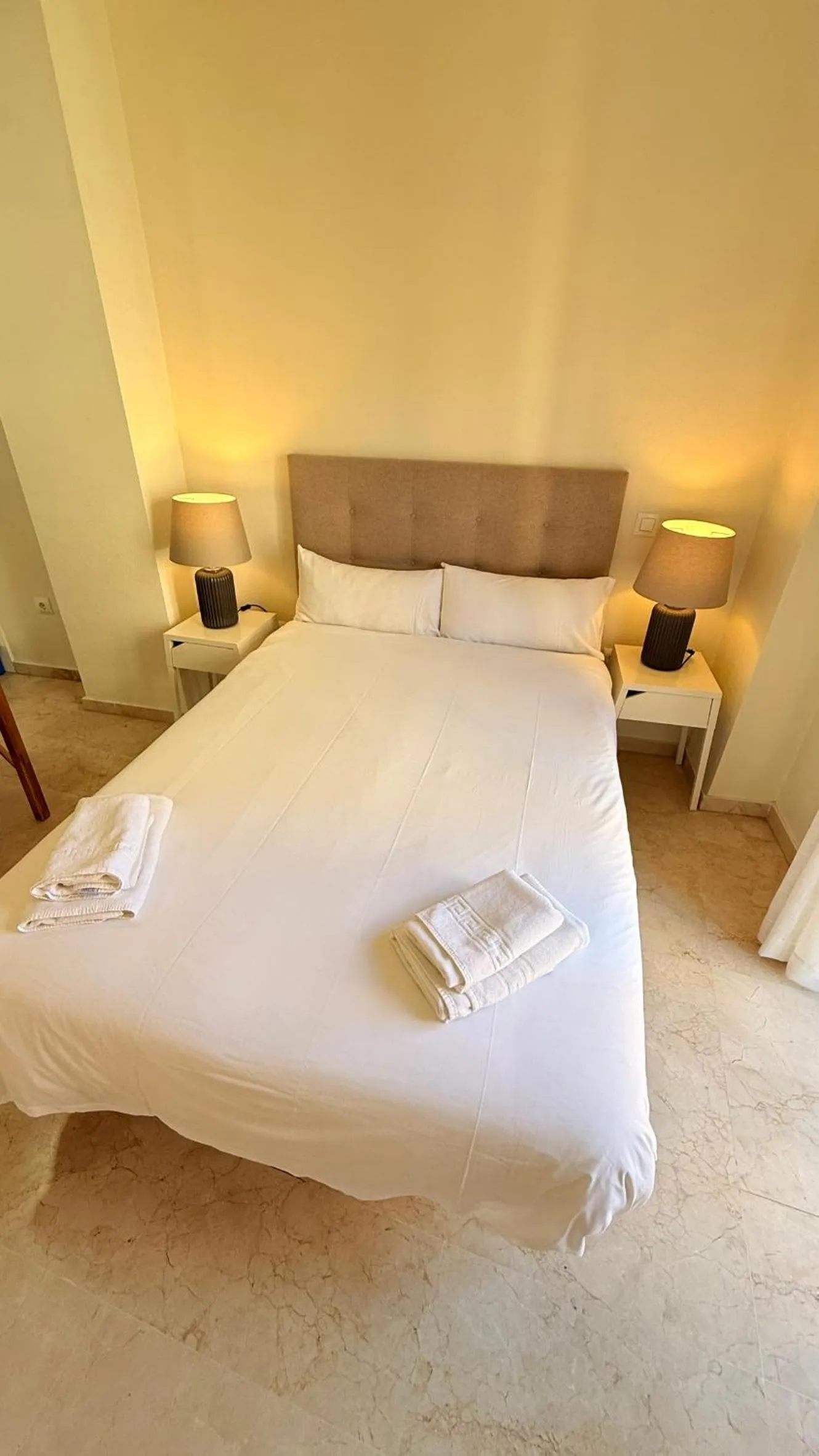 Bed in Fan Flat Mariscal