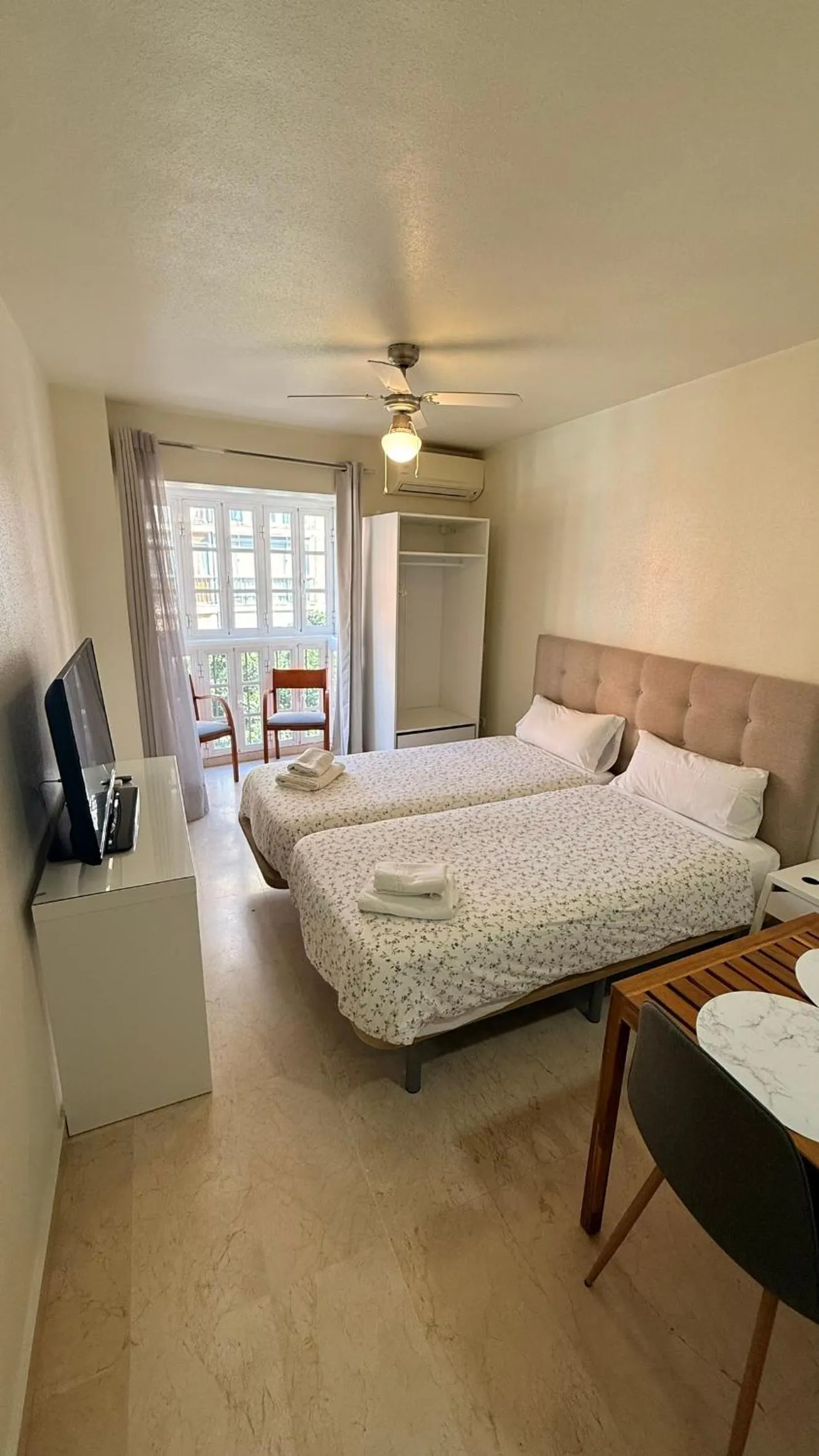 Bed in Fan Flat Mariscal