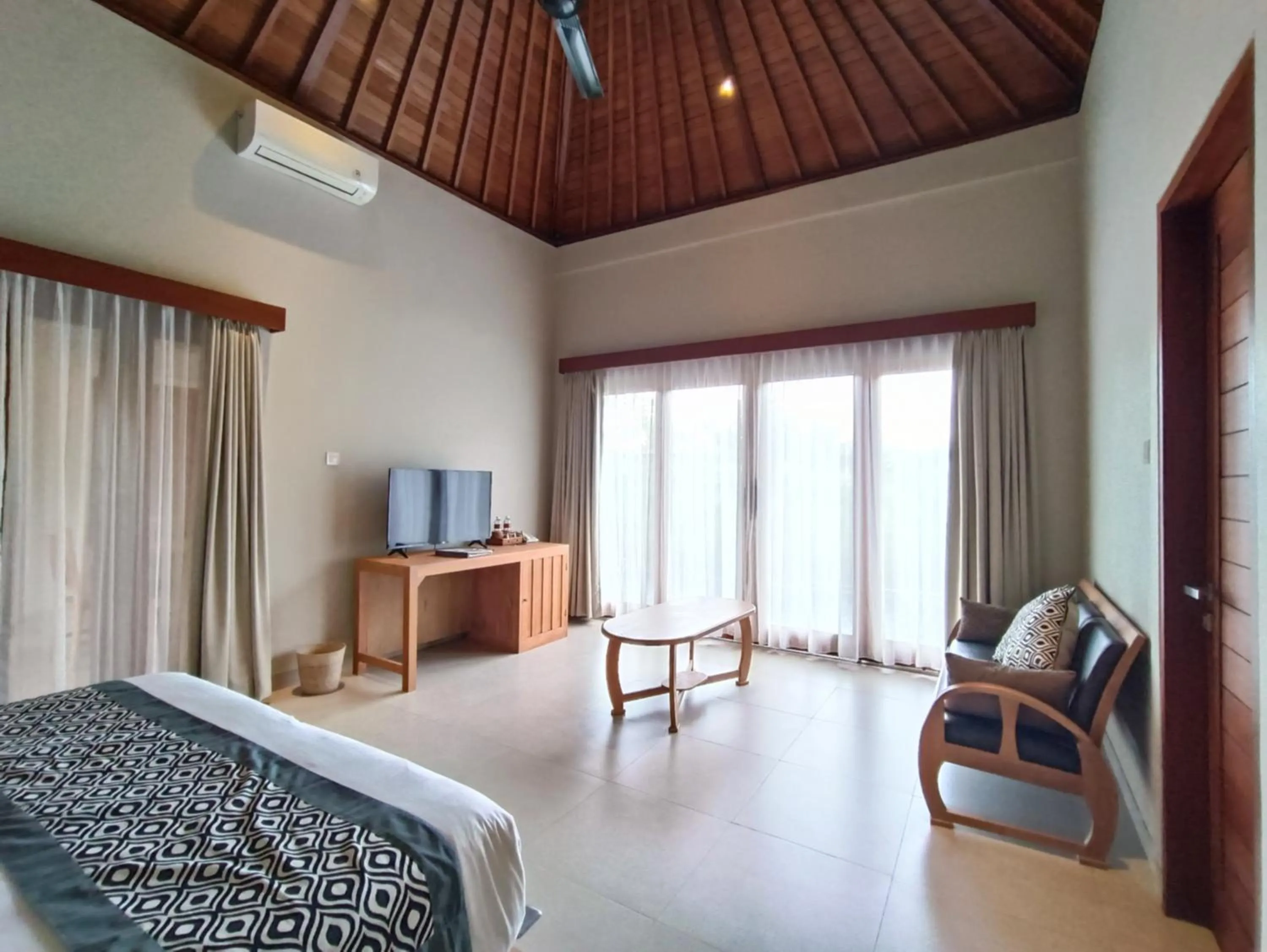 Bed in Masia Villa Ubud