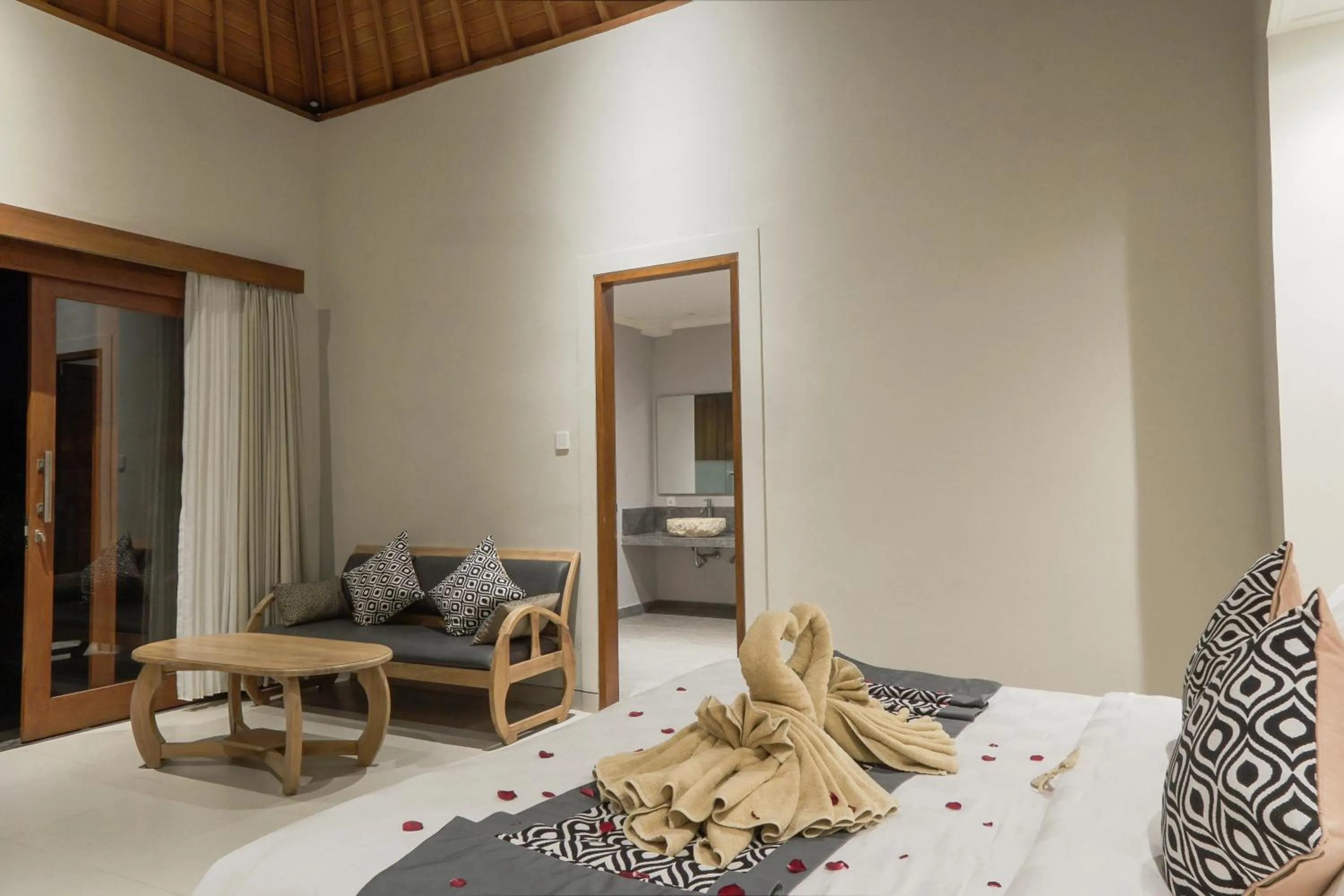 Bed in Masia Villa Ubud