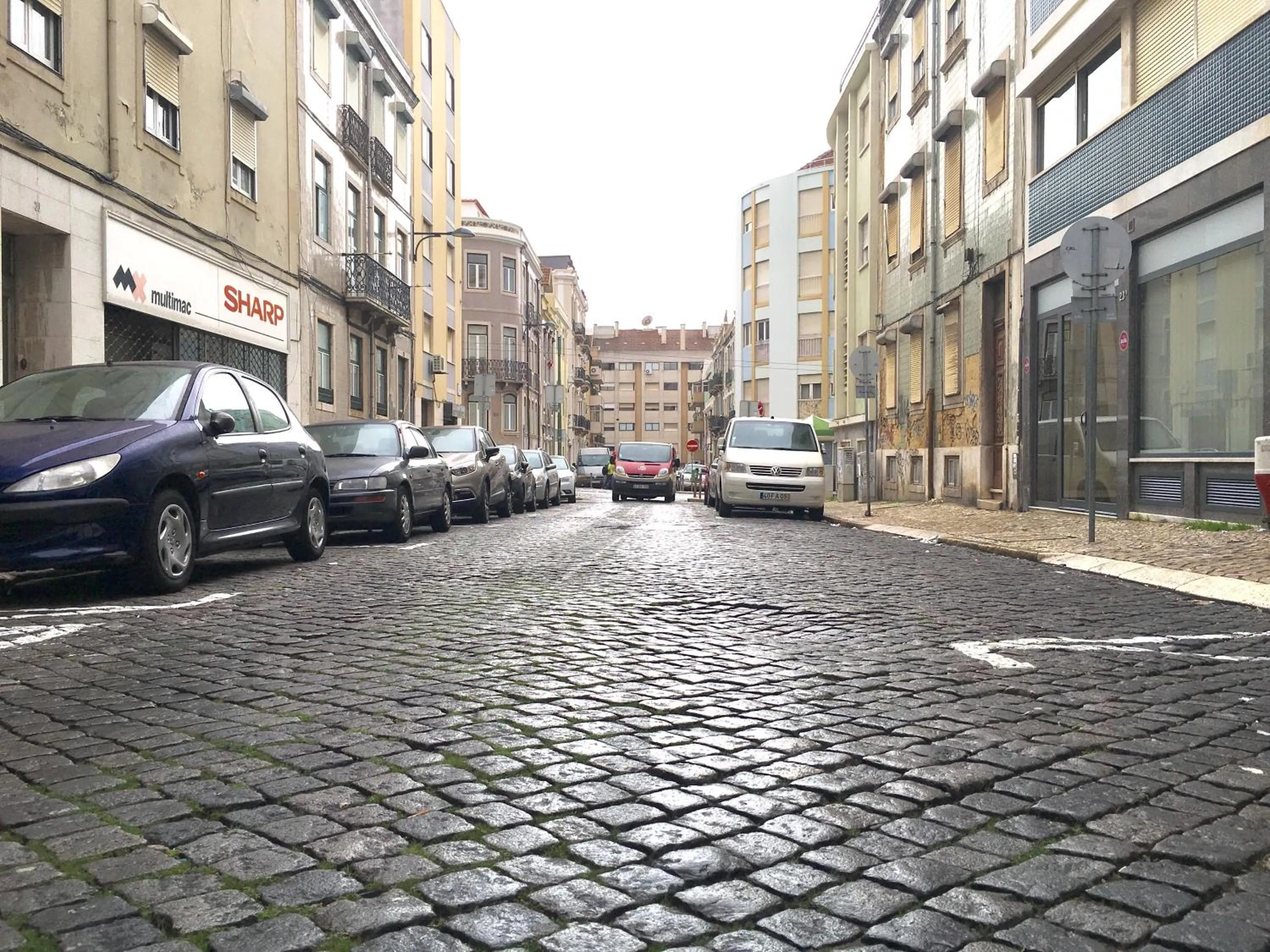 Day in lisbon Home host