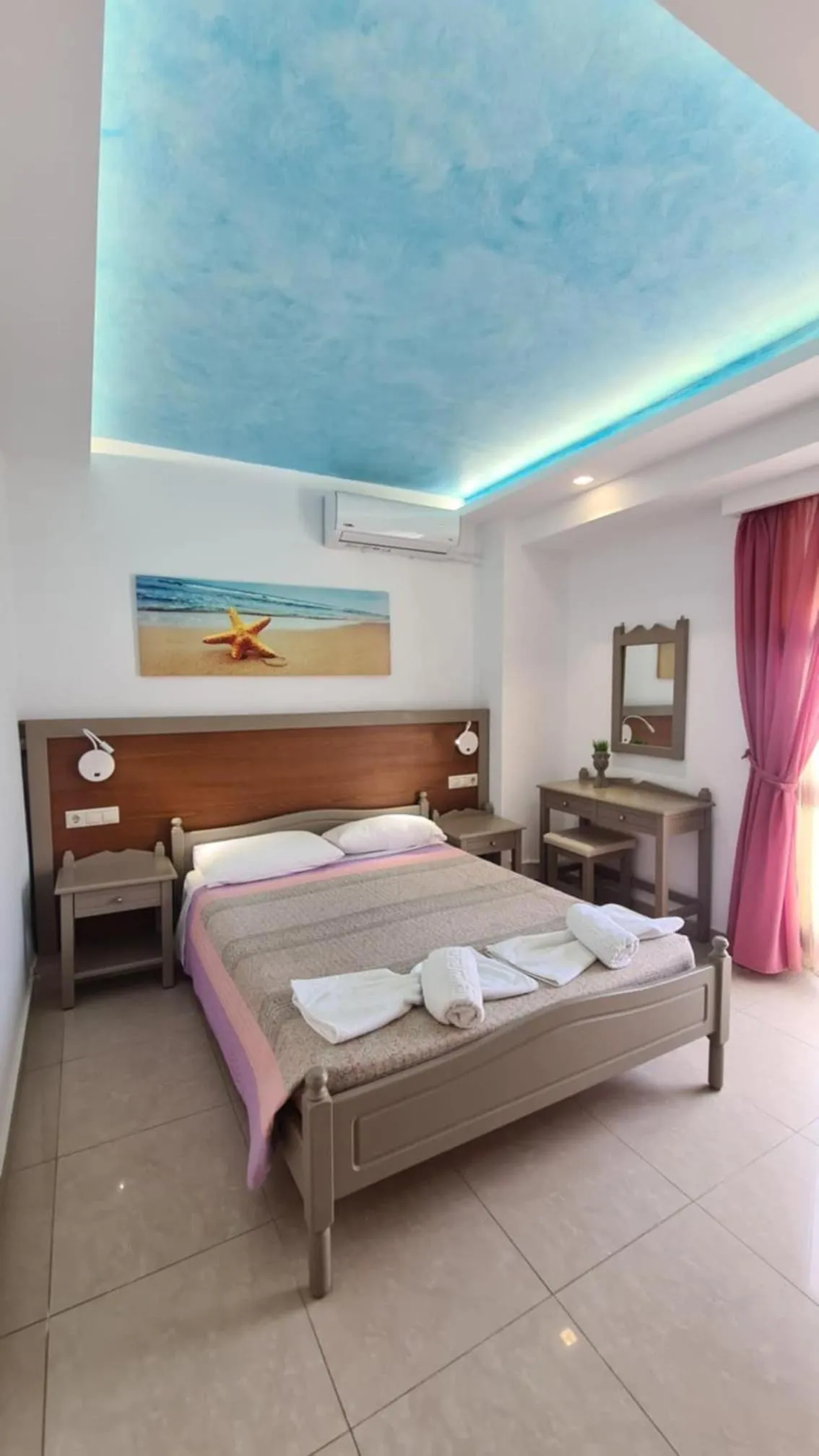 Bed in Luis Apartments