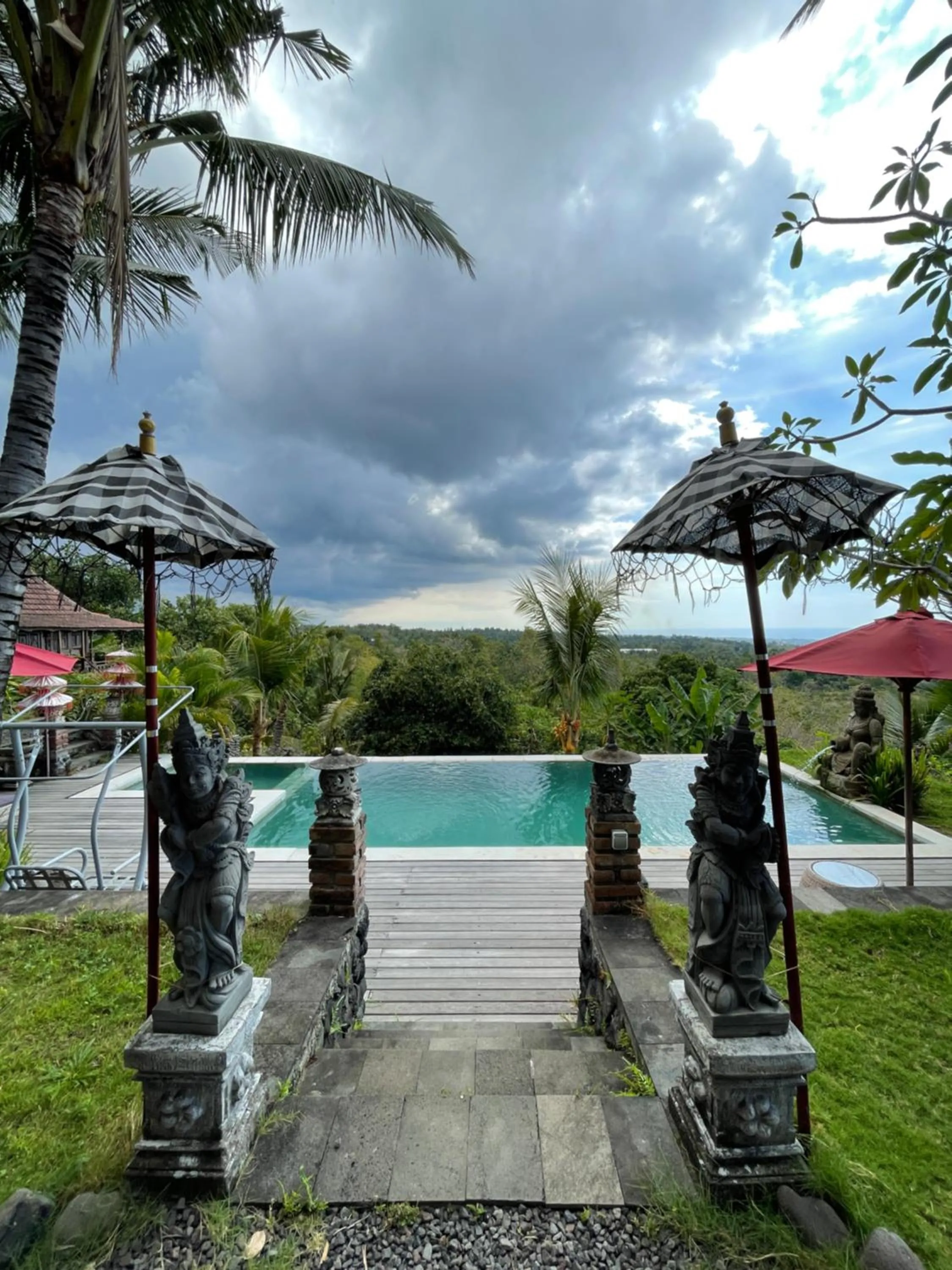 Pool view in Villa Bantes mps