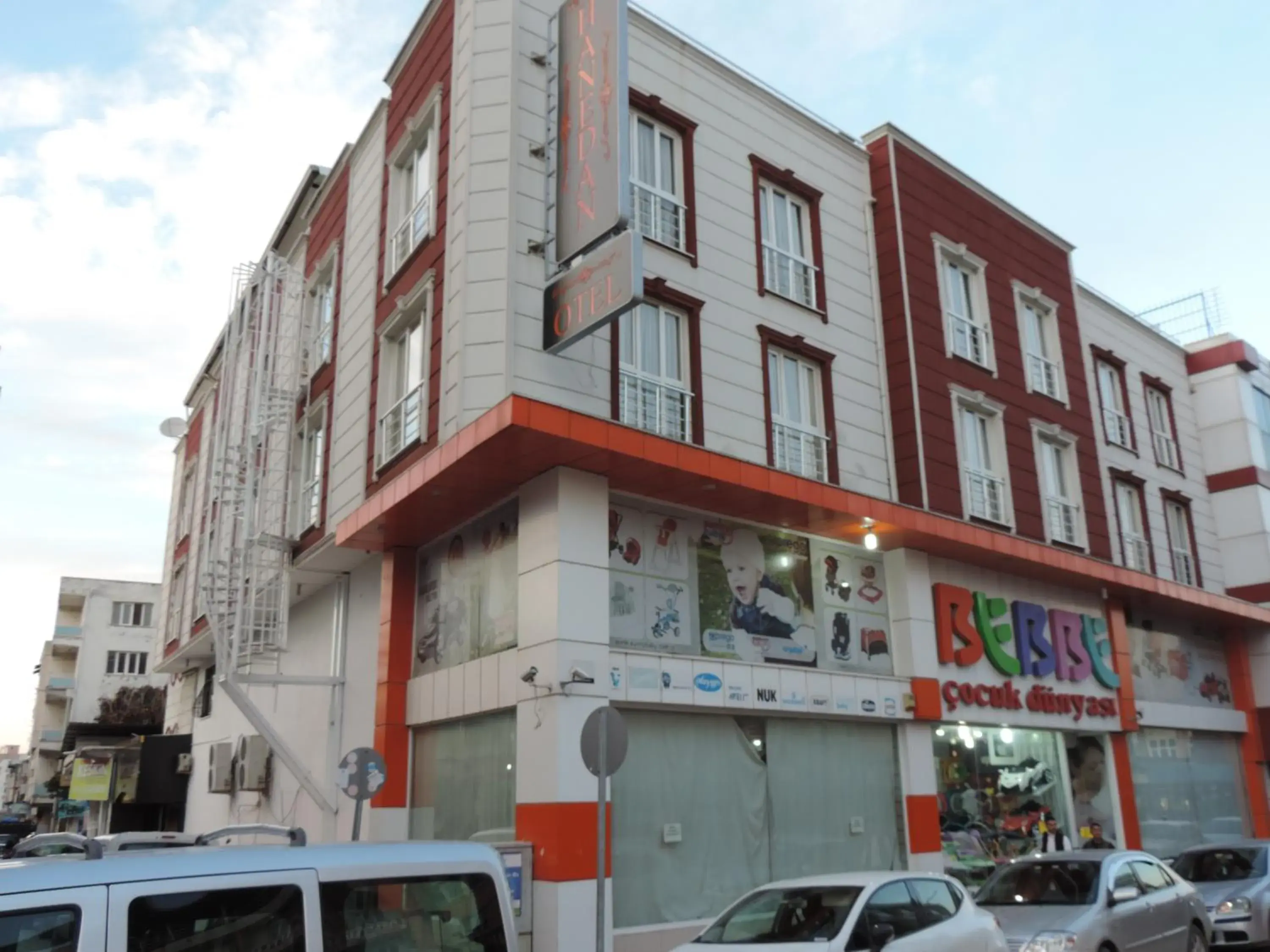 Facade/entrance in Osmaniye Hanedan Otel Facade/entrance in Osmaniye Hanedan Otel