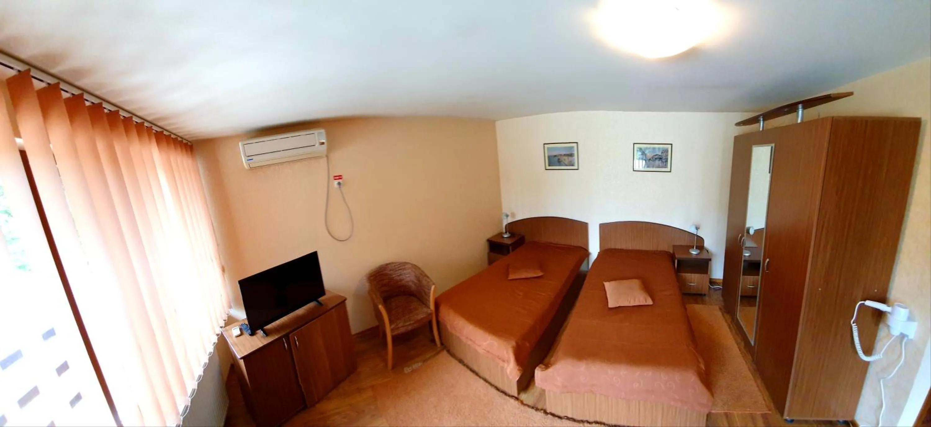 Twin Room with Balcony - single occupancy in La Salcii